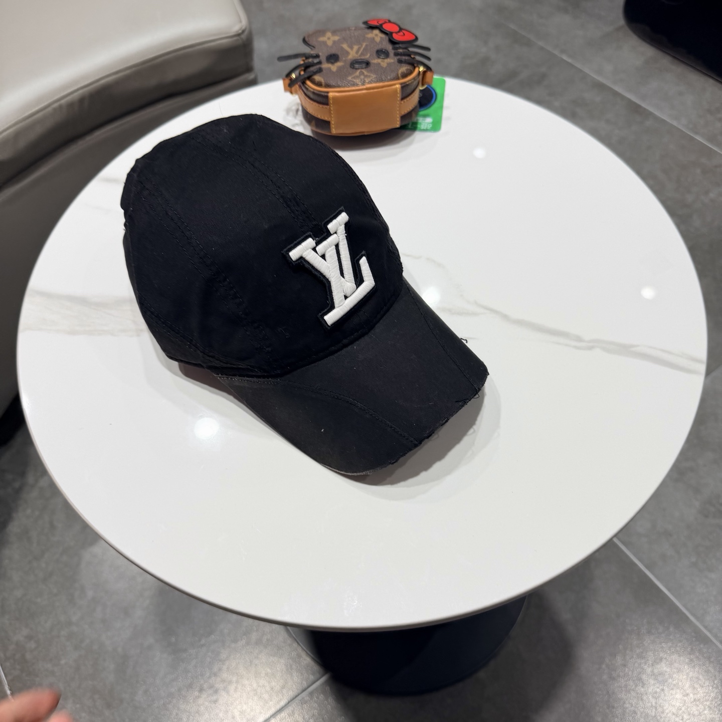 路易威登棒球帽LouisVuitton🧢  LV棒球帽，简约大气，男女通用