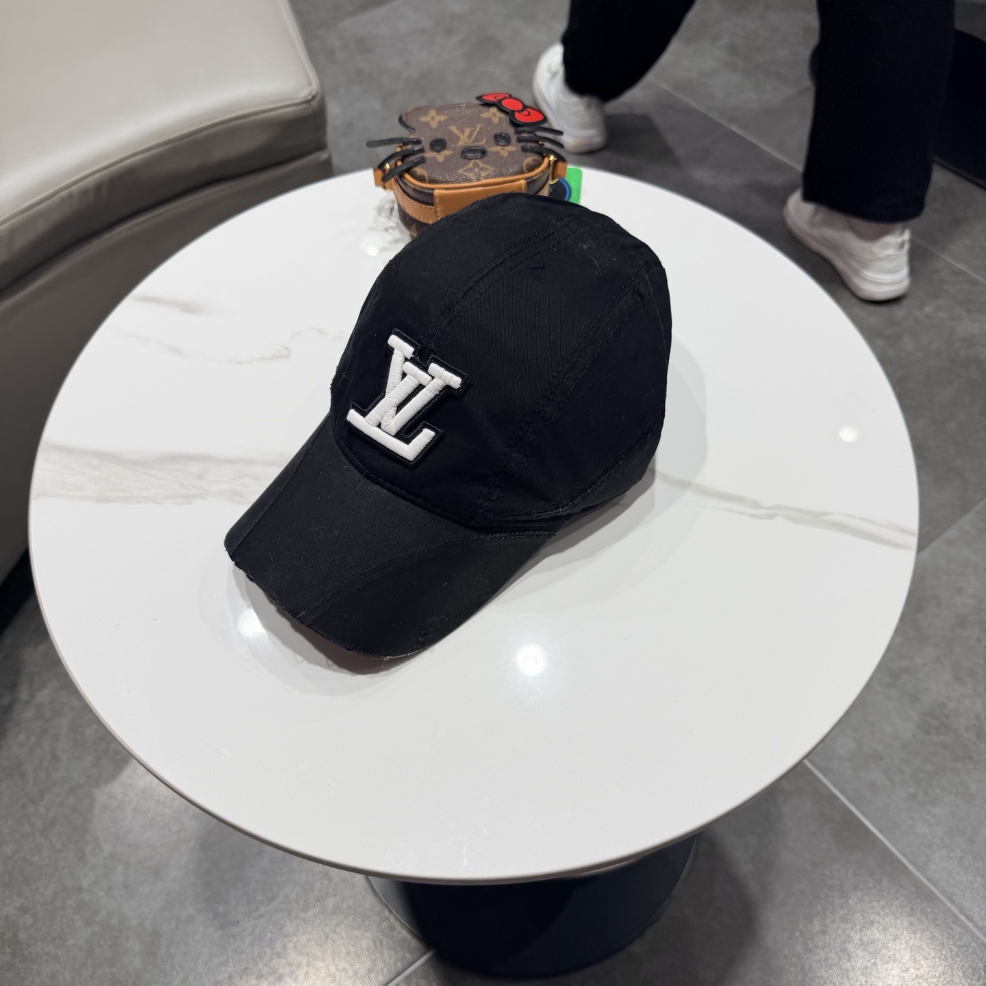 路易威登棒球帽LouisVuitton🧢  LV棒球帽，简约大气，男女通用