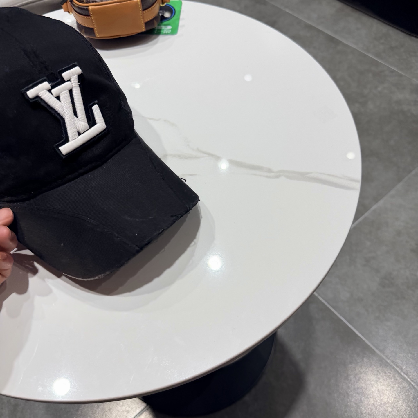 路易威登棒球帽LouisVuitton🧢  LV棒球帽，简约大气，男女通用