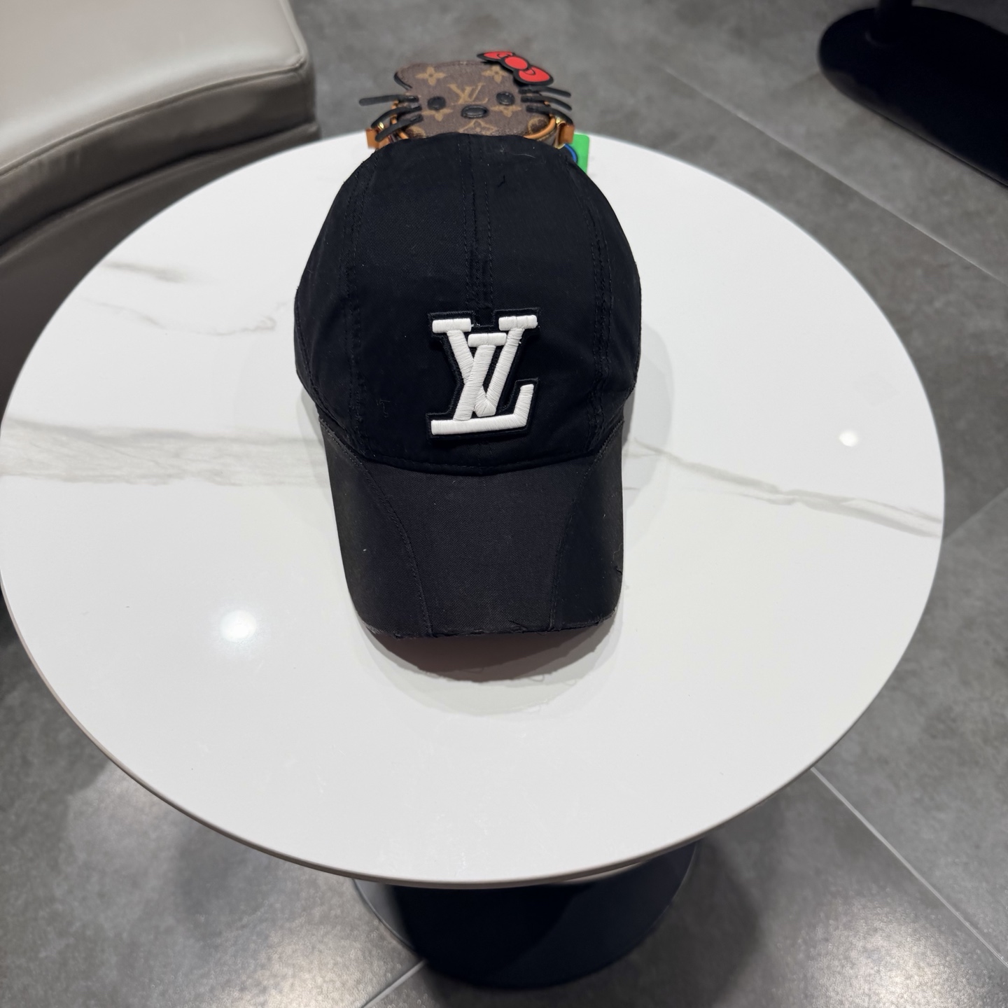 路易威登棒球帽LouisVuitton🧢  LV棒球帽，简约大气，男女通用