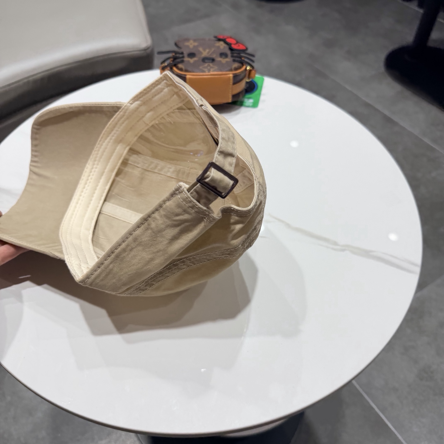 路易威登棒球帽LouisVuitton🧢  LV棒球帽，简约大气，男女通用