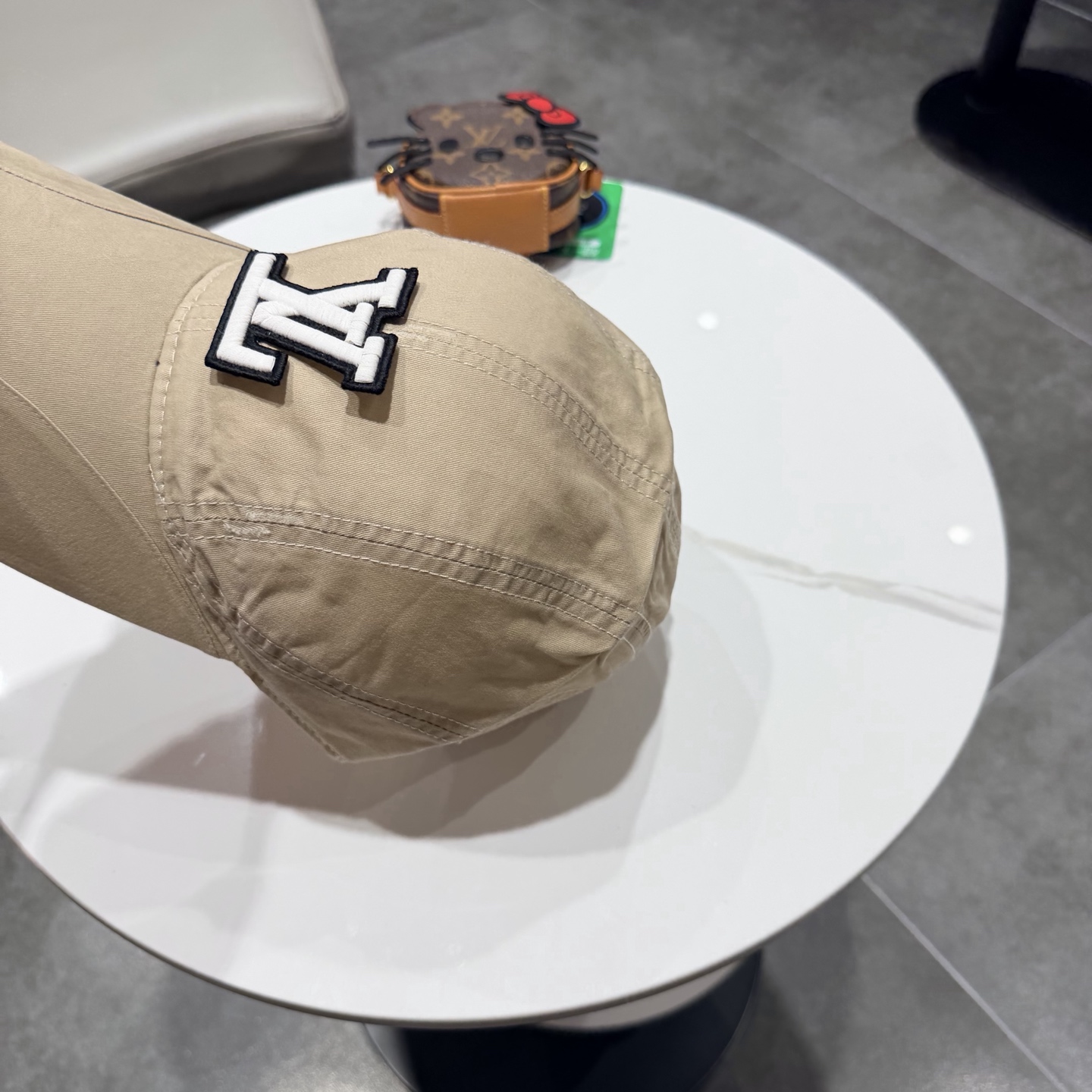 路易威登棒球帽LouisVuitton🧢  LV棒球帽，简约大气，男女通用