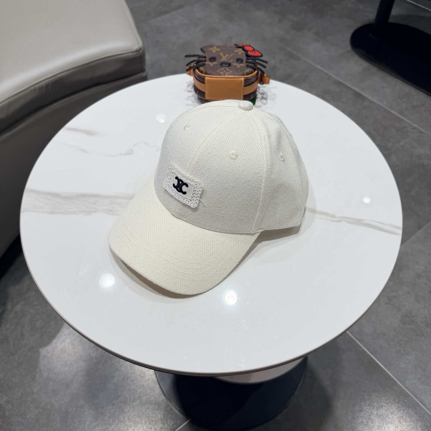 【CELINE赛琳】新款经典休闲潮流款 棒球帽日韩风格，随便搭配都超好看！出门旅游，绝对要入手的一款