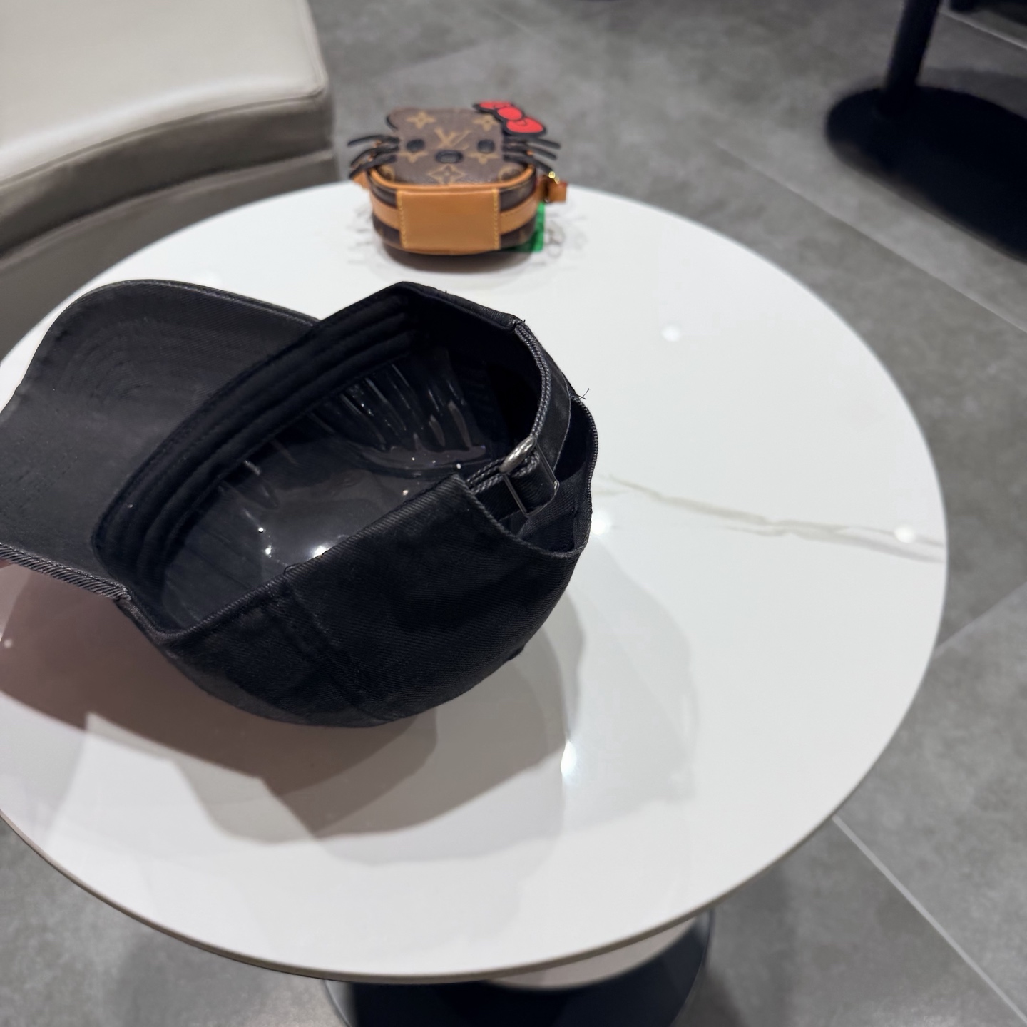 🧢路易威登棒球帽 LouisVuitton😍新款LV棒球帽，重工打造♥️高端大气，百搭款🤗男女通用！