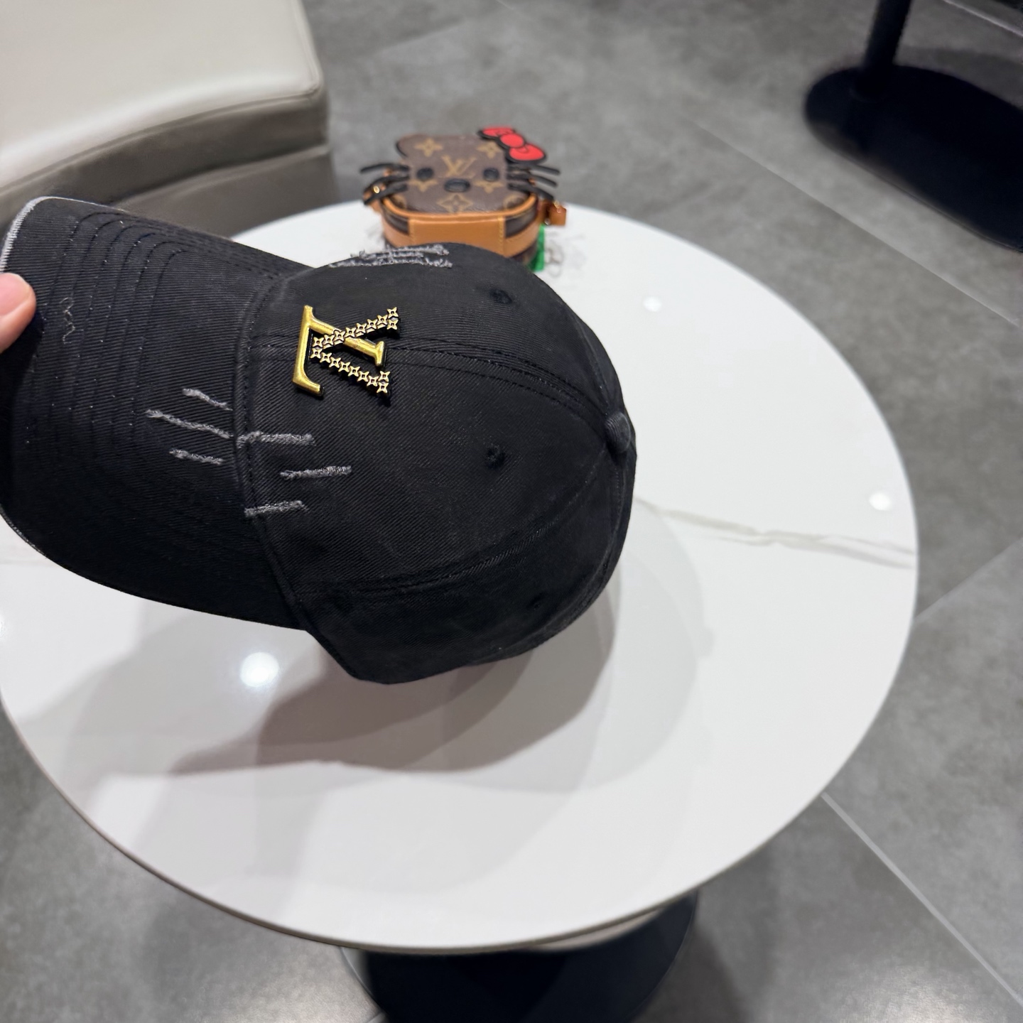 🧢路易威登棒球帽 LouisVuitton😍新款LV棒球帽，重工打造♥️高端大气，百搭款🤗男女通用！
