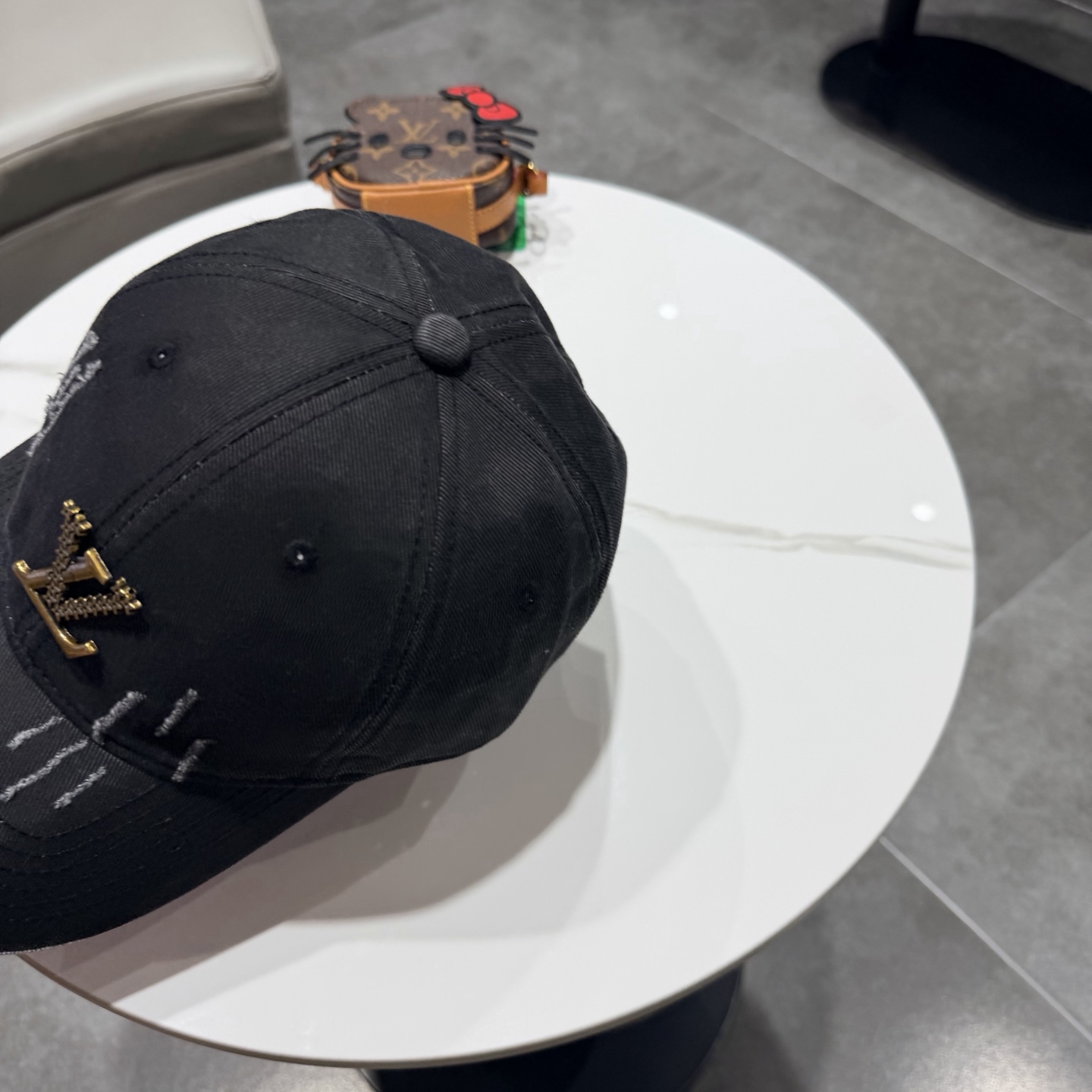 🧢路易威登棒球帽 LouisVuitton😍新款LV棒球帽，重工打造♥️高端大气，百搭款🤗男女通用！