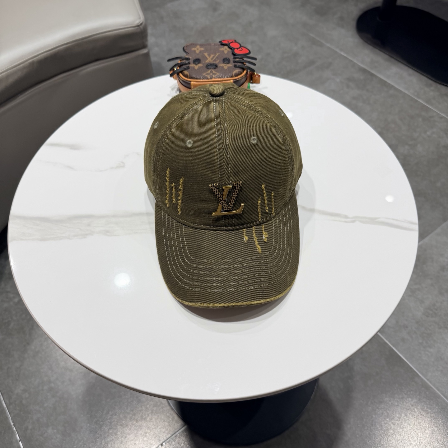 🧢路易威登棒球帽 LouisVuitton😍新款LV棒球帽，重工打造♥️高端大气，百搭款🤗男女通用！