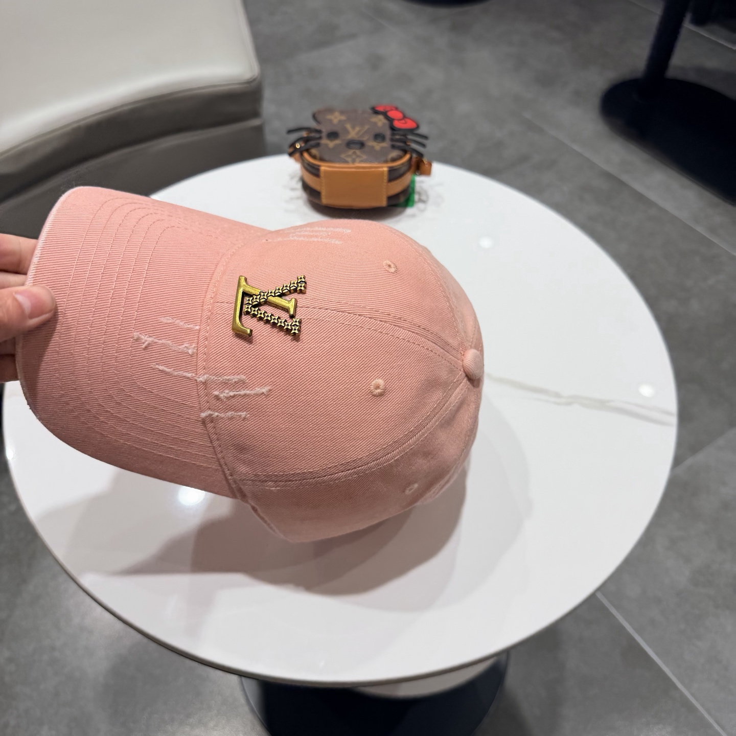 🧢路易威登棒球帽 LouisVuitton😍新款LV棒球帽，重工打造♥️高端大气，百搭款🤗男女通用！