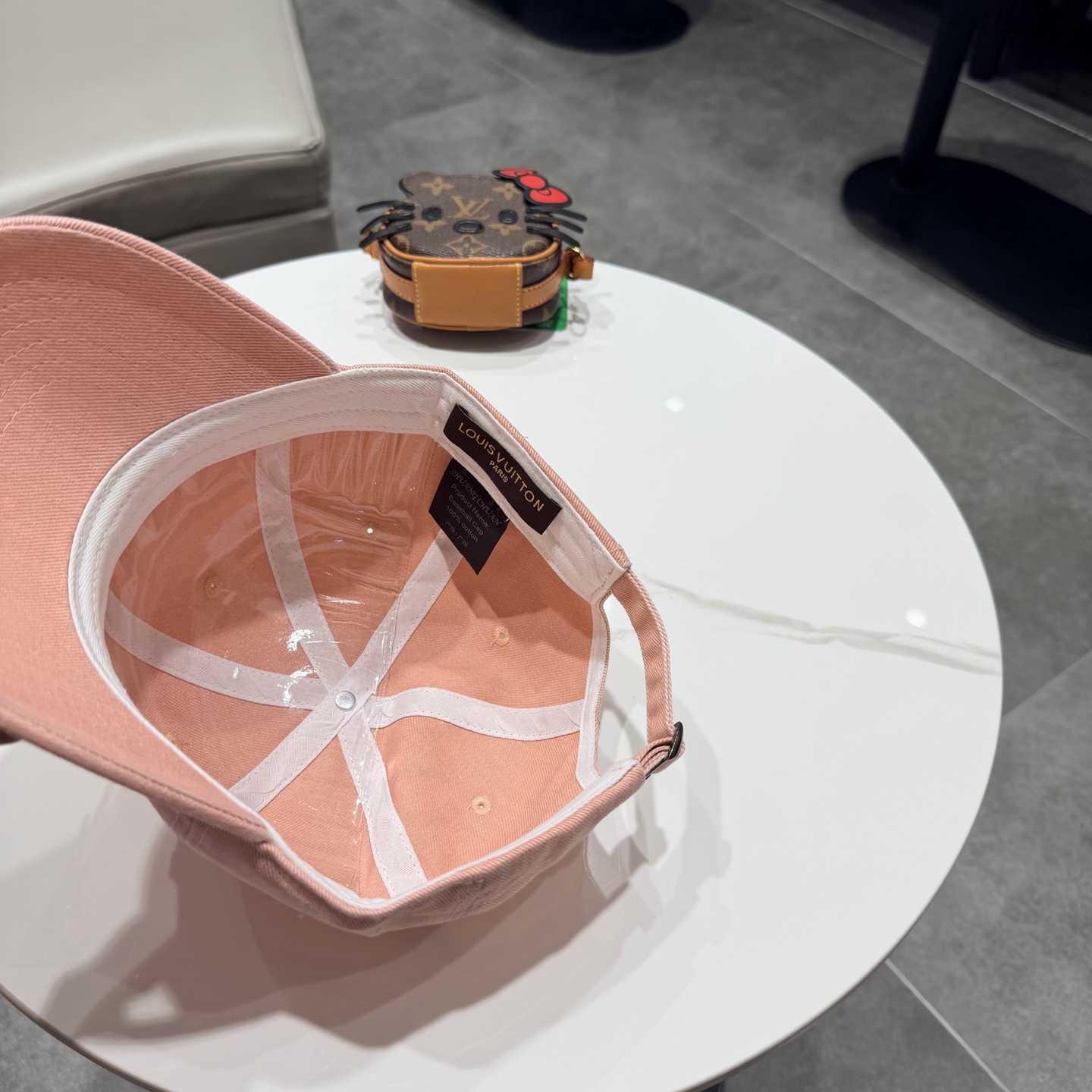 🧢路易威登棒球帽 LouisVuitton😍新款LV棒球帽，重工打造♥️高端大气，百搭款🤗男女通用！