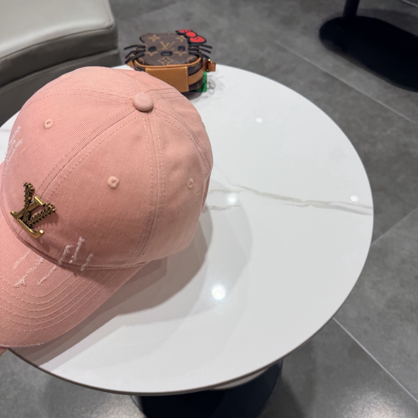 🧢路易威登棒球帽 LouisVuitton😍新款LV棒球帽，重工打造♥️高端大气，百搭款🤗男女通用！