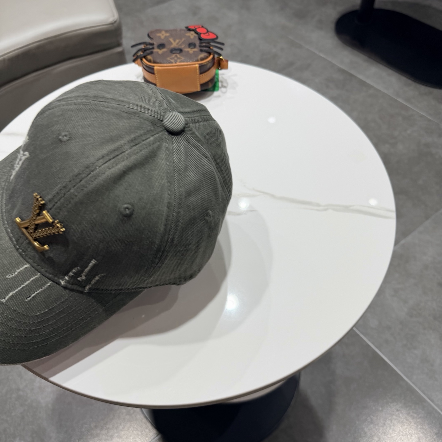 🧢路易威登棒球帽 LouisVuitton😍新款LV棒球帽，重工打造♥️高端大气，百搭款🤗男女通用！