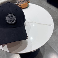 加拿大大鹅北极圆盘🍁 2026最新款🧢棒球帽定制棉质面料!!整体透气性很好,精致的字母刺绣和工整的走线, 加拿大大鹅北极圆盘🍁 2026最新款🧢棒球帽定制棉质面料!!整体透气性很好,精致的字母刺绣和工整的走线,