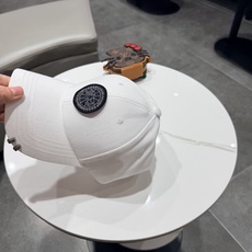 加拿大大鹅北极圆盘🍁 2026最新款🧢棒球帽定制棉质面料!!整体透气性很好,精致的字母刺绣和工整的走线, 加拿大大鹅北极圆盘🍁 2026最新款🧢棒球帽定制棉质面料!!整体透气性很好,精致的字母刺绣和工整的走线,