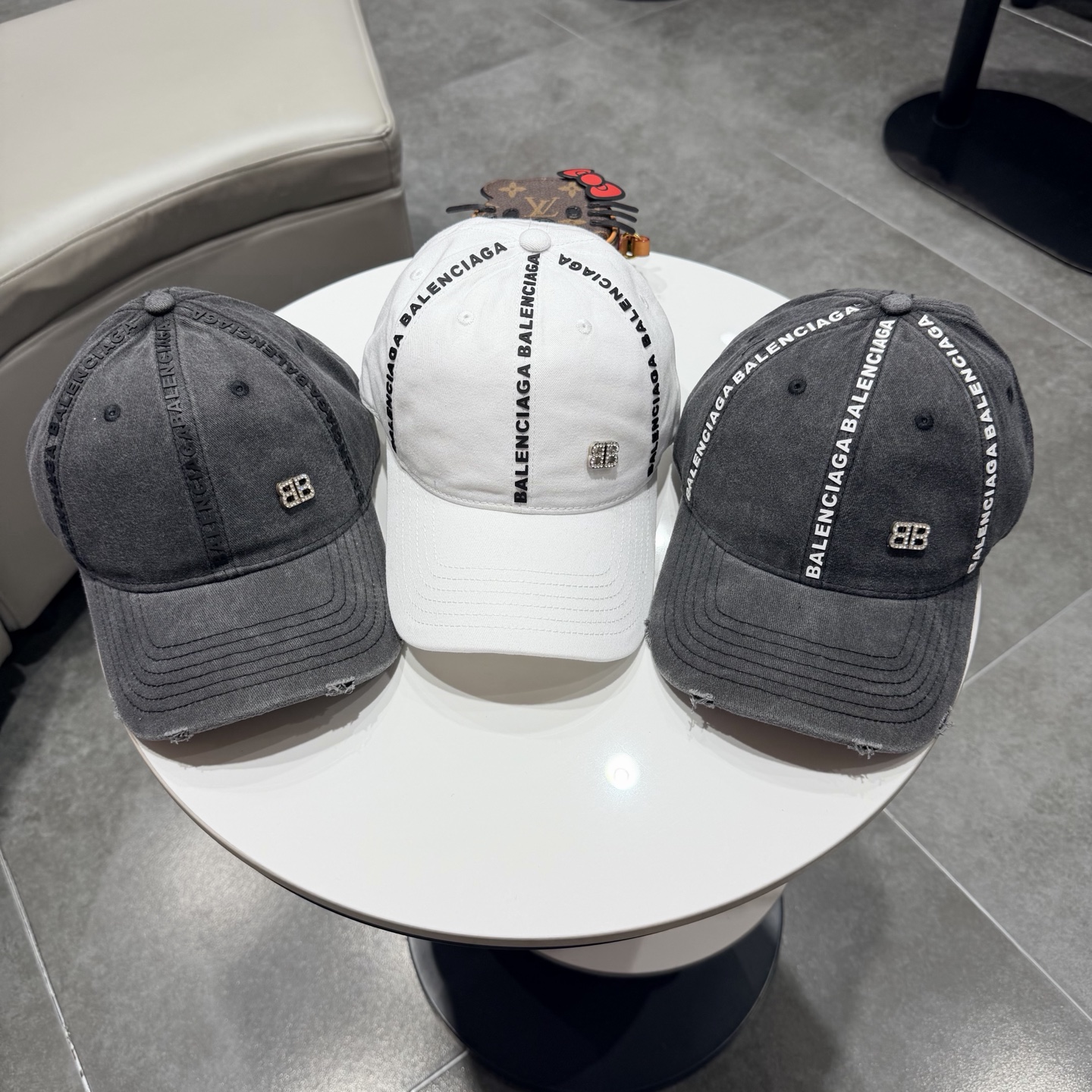 新品Balenciaga 巴黎世家字母新款棒球帽现货秒发🧢简约时尚超级无敌好看的帽子！情侣款！