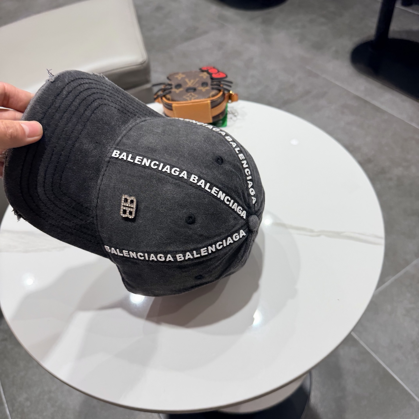新品Balenciaga 巴黎世家字母新款棒球帽现货秒发🧢简约时尚超级无敌好看的帽子！情侣款！