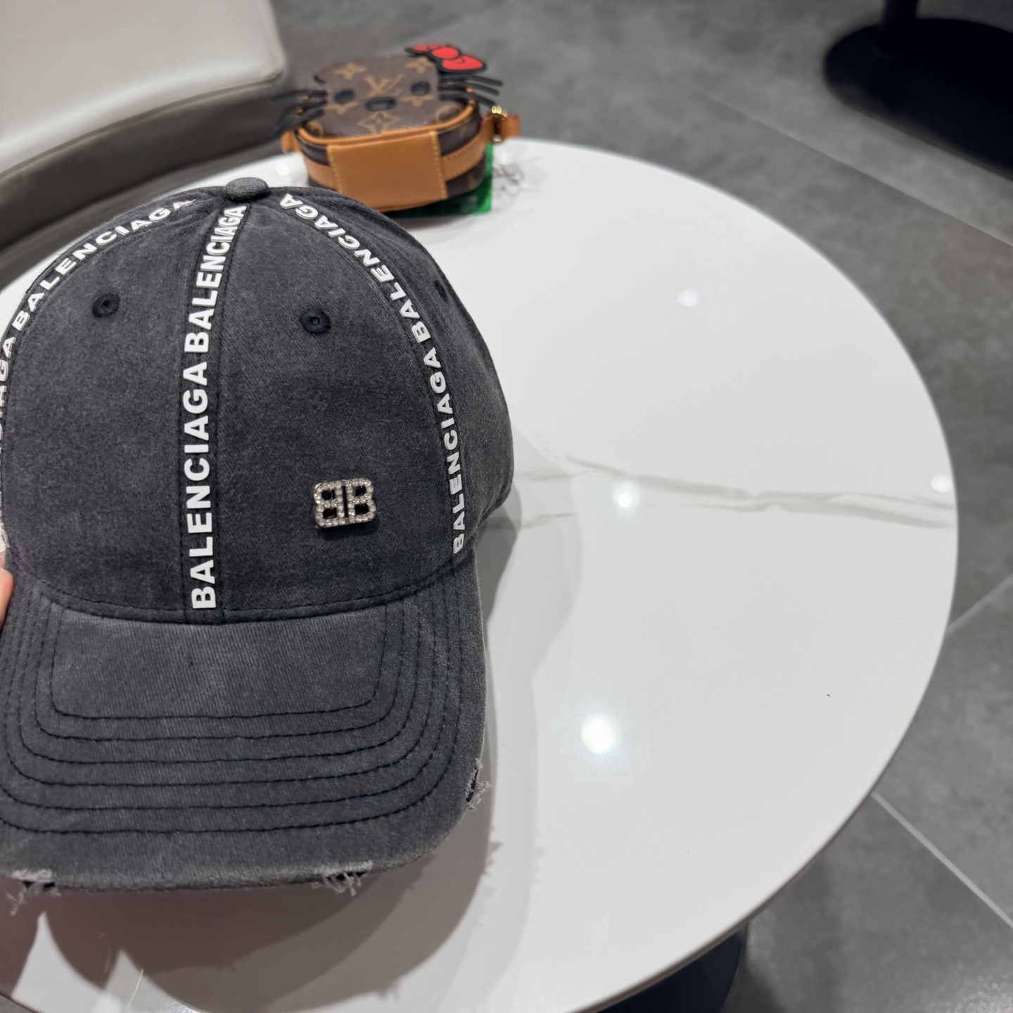 新品Balenciaga 巴黎世家字母新款棒球帽现货秒发🧢简约时尚超级无敌好看的帽子！情侣款！