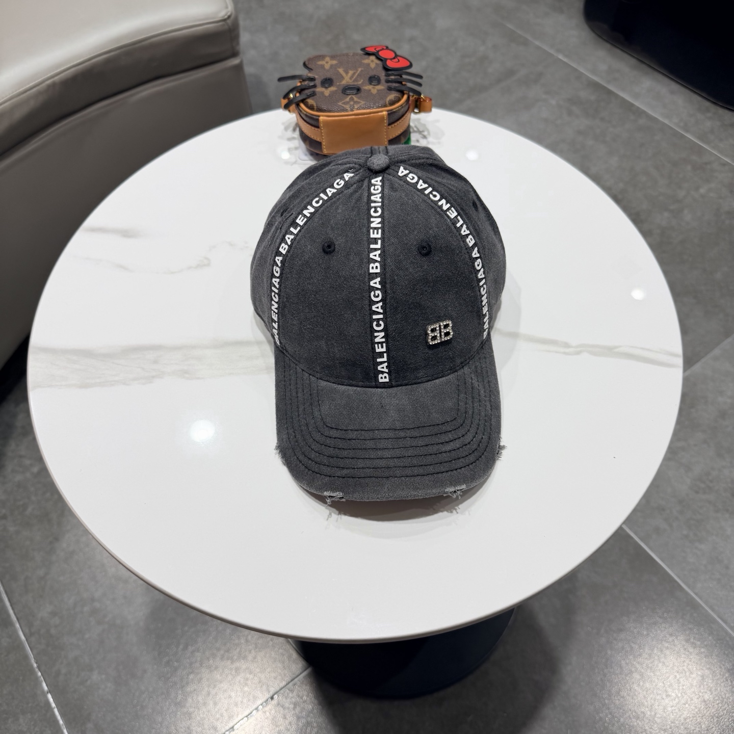 新品Balenciaga 巴黎世家字母新款棒球帽现货秒发🧢简约时尚超级无敌好看的帽子！情侣款！