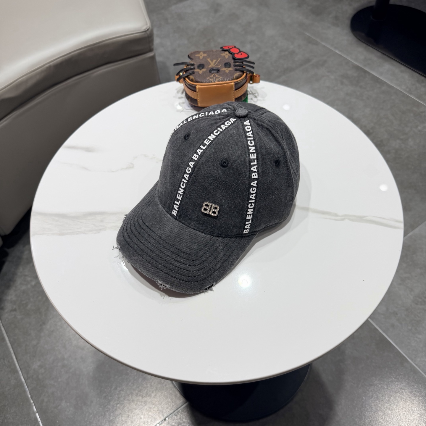 新品Balenciaga 巴黎世家字母新款棒球帽现货秒发🧢简约时尚超级无敌好看的帽子！情侣款！