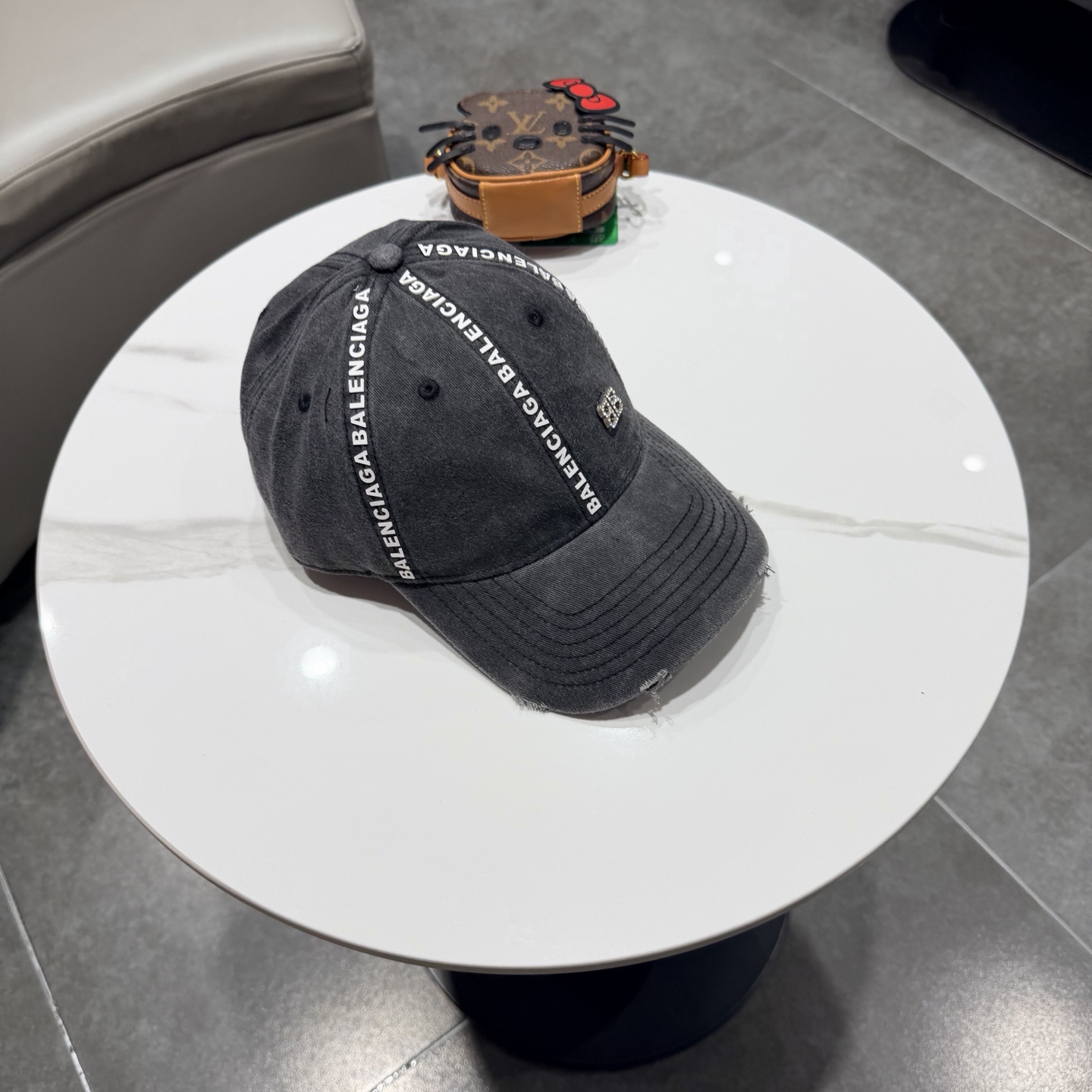 新品Balenciaga 巴黎世家字母新款棒球帽现货秒发🧢简约时尚超级无敌好看的帽子！情侣款！