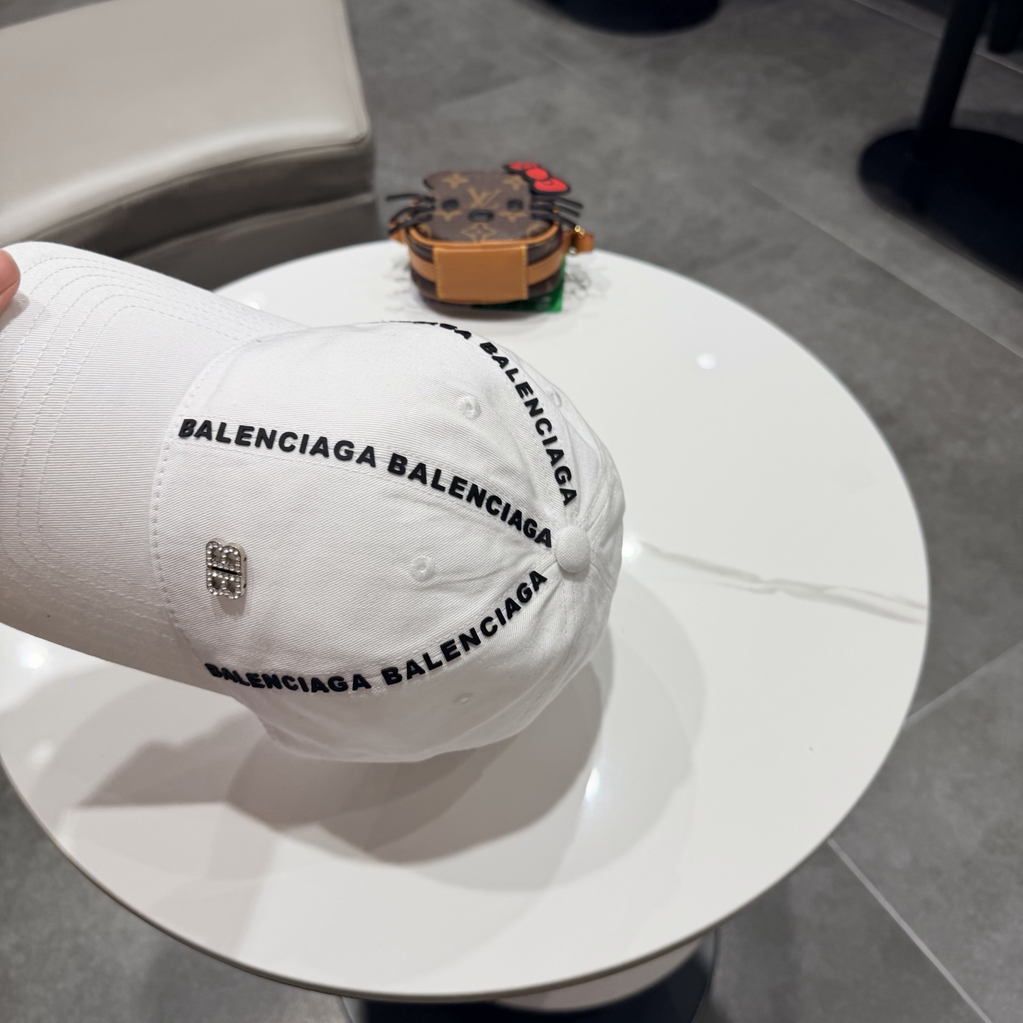 新品Balenciaga 巴黎世家字母新款棒球帽现货秒发🧢简约时尚超级无敌好看的帽子！情侣款！