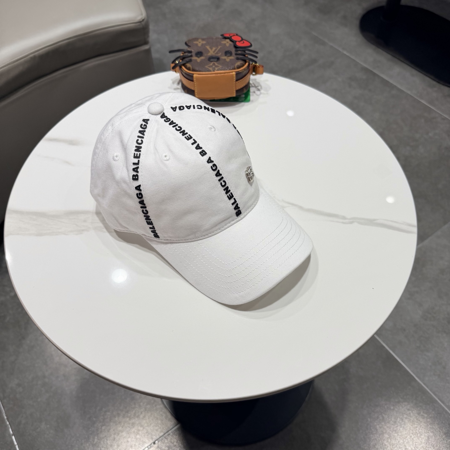 新品Balenciaga 巴黎世家字母新款棒球帽现货秒发🧢简约时尚超级无敌好看的帽子！情侣款！