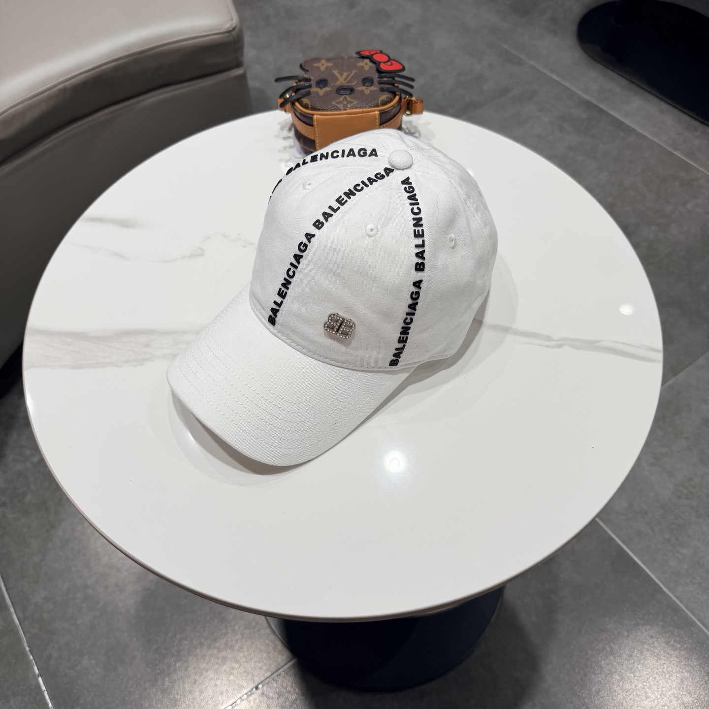 新品Balenciaga 巴黎世家字母新款棒球帽现货秒发🧢简约时尚超级无敌好看的帽子！情侣款！