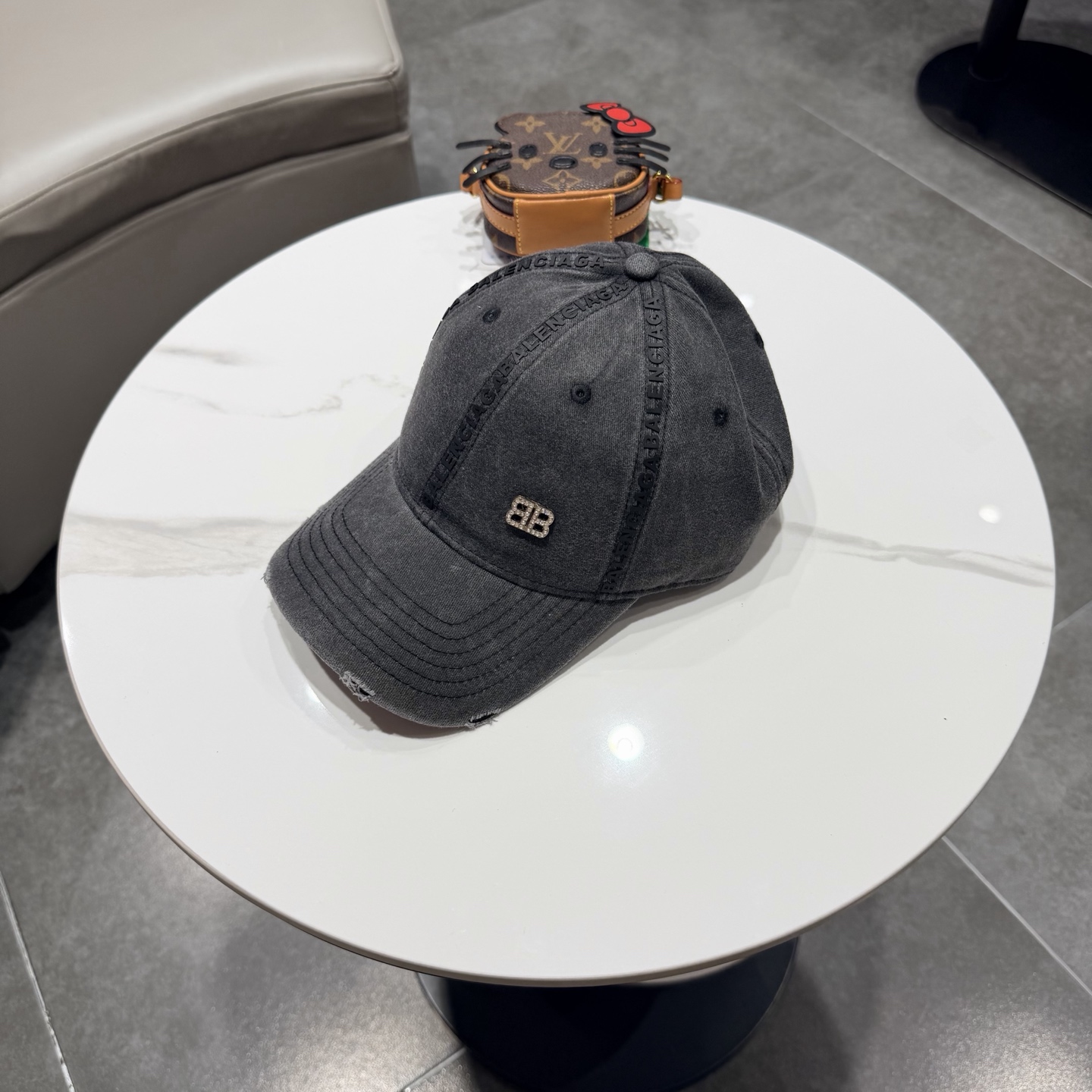 新品Balenciaga 巴黎世家字母新款棒球帽现货秒发🧢简约时尚超级无敌好看的帽子！情侣款！