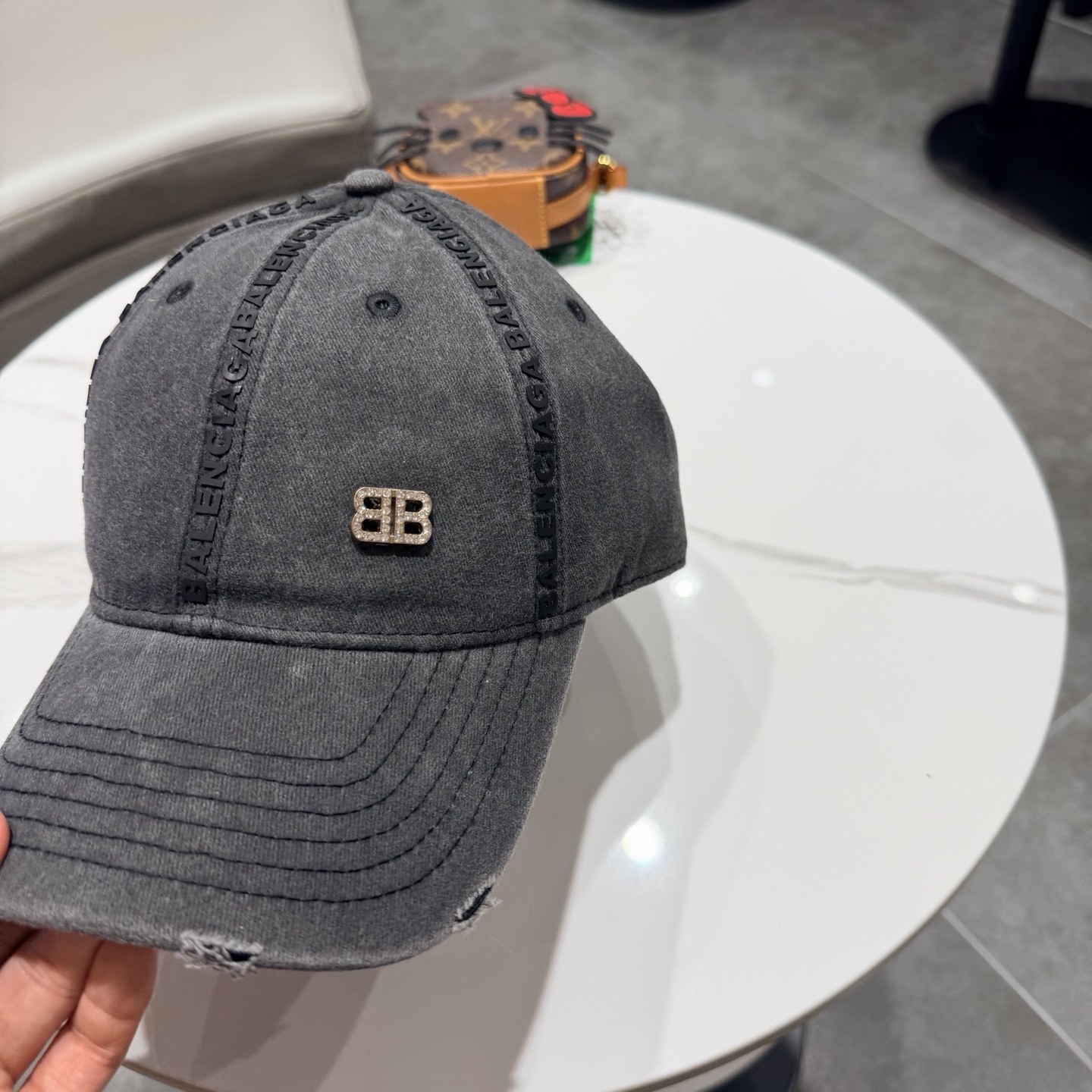 新品Balenciaga 巴黎世家字母新款棒球帽现货秒发🧢简约时尚超级无敌好看的帽子！情侣款！