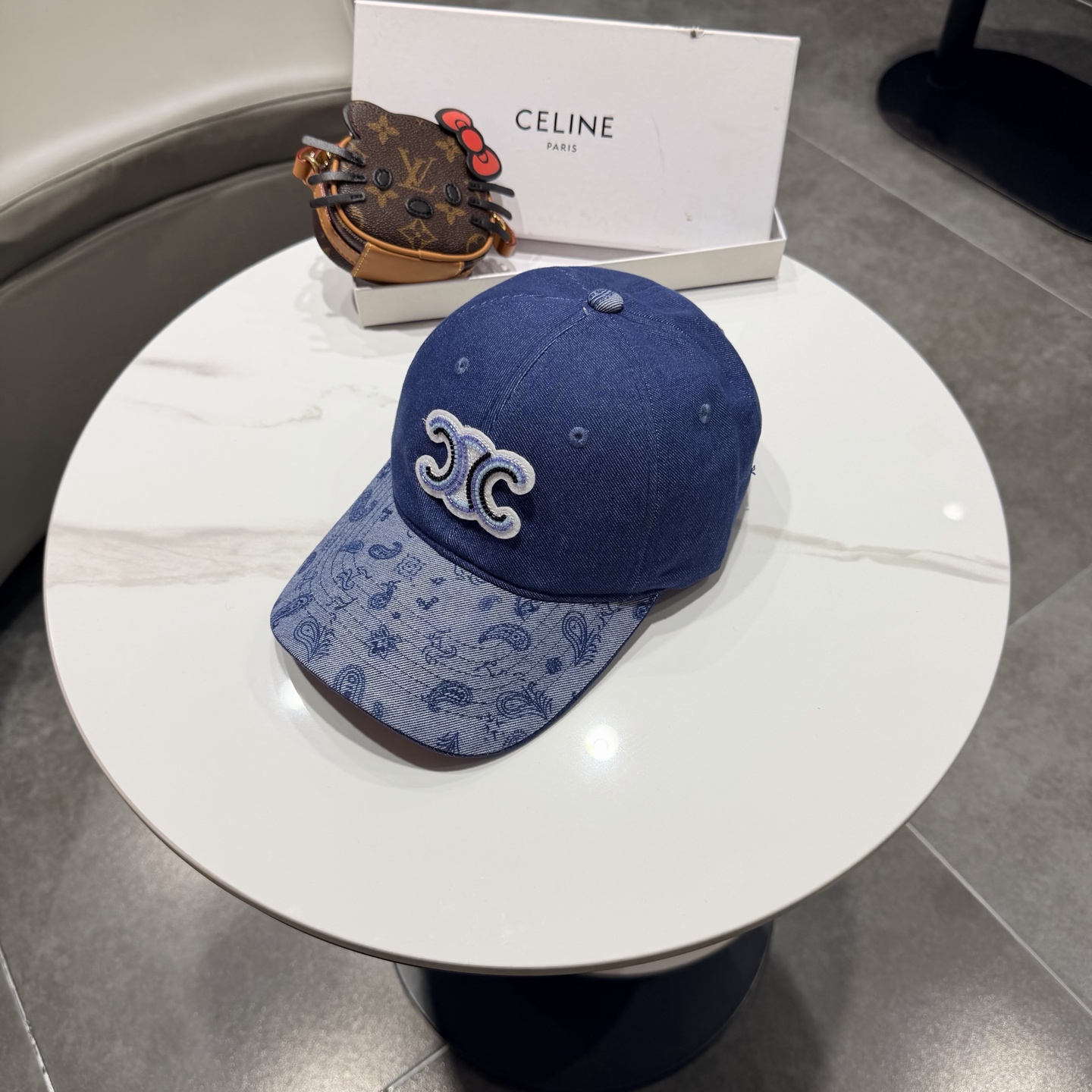 【CELINE赛琳】新款经典休闲潮流款 棒球帽日韩风格，随便搭配都超好看！出门旅游，绝对要入手的一款