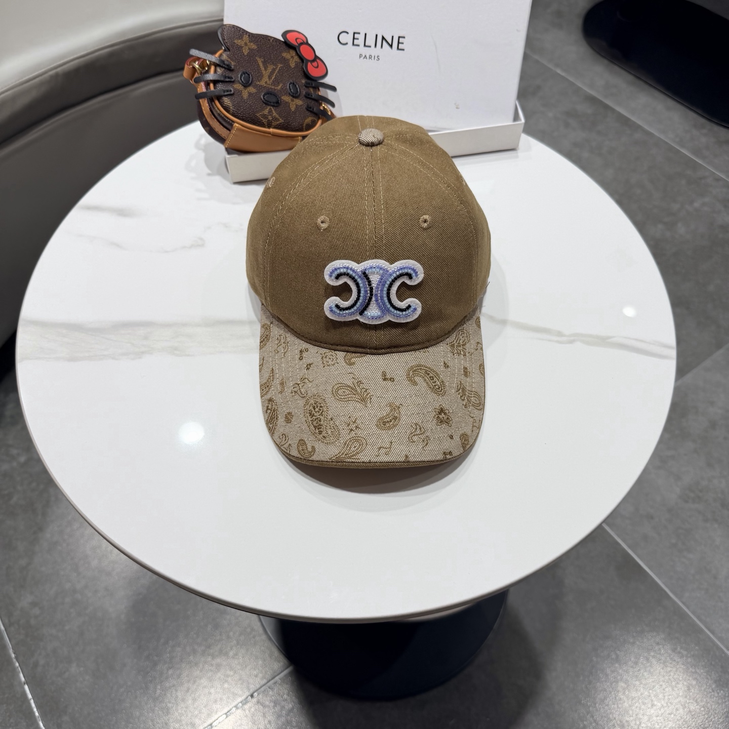 【CELINE赛琳】新款经典休闲潮流款 棒球帽日韩风格，随便搭配都超好看！出门旅游，绝对要入手的一款