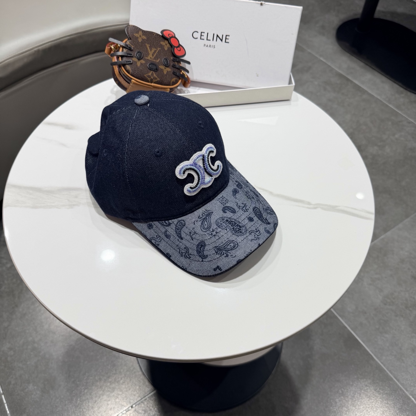 【CELINE赛琳】新款经典休闲潮流款 棒球帽日韩风格，随便搭配都超好看！出门旅游，绝对要入手的一款