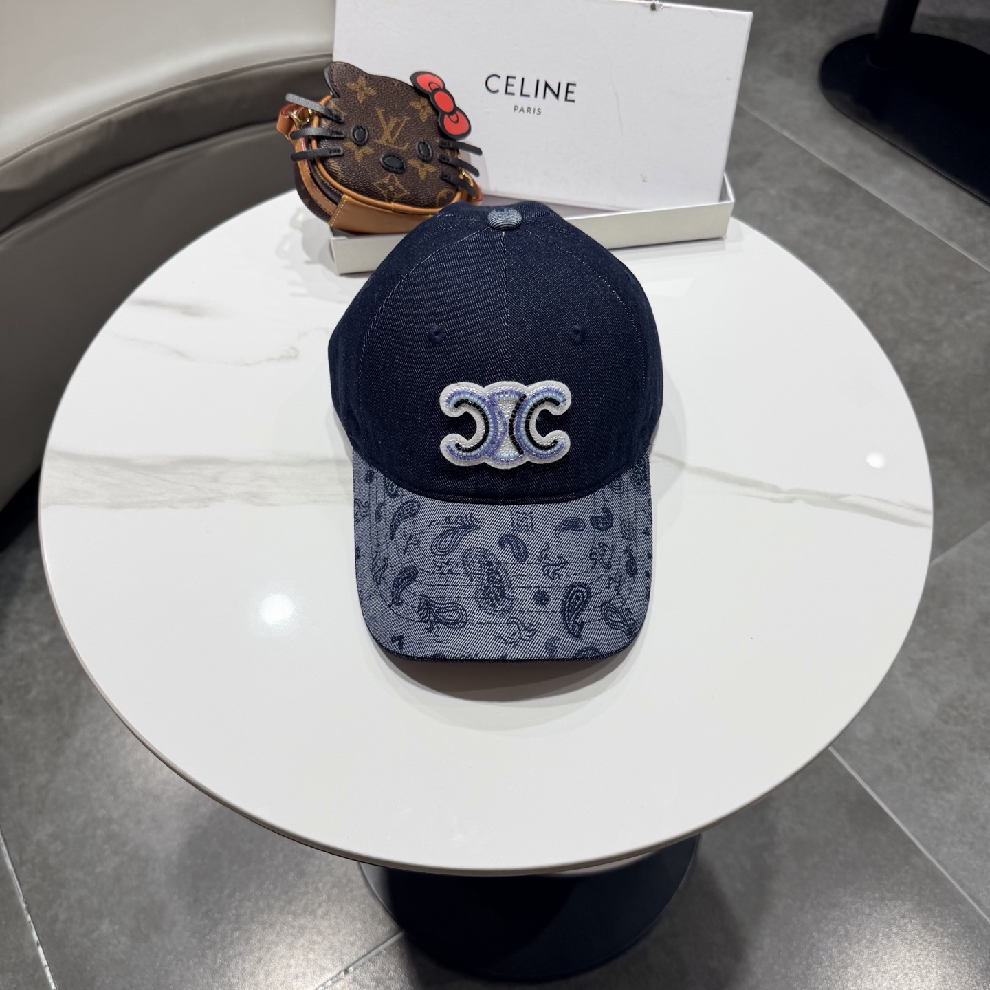 【CELINE赛琳】新款经典休闲潮流款 棒球帽日韩风格，随便搭配都超好看！出门旅游，绝对要入手的一款