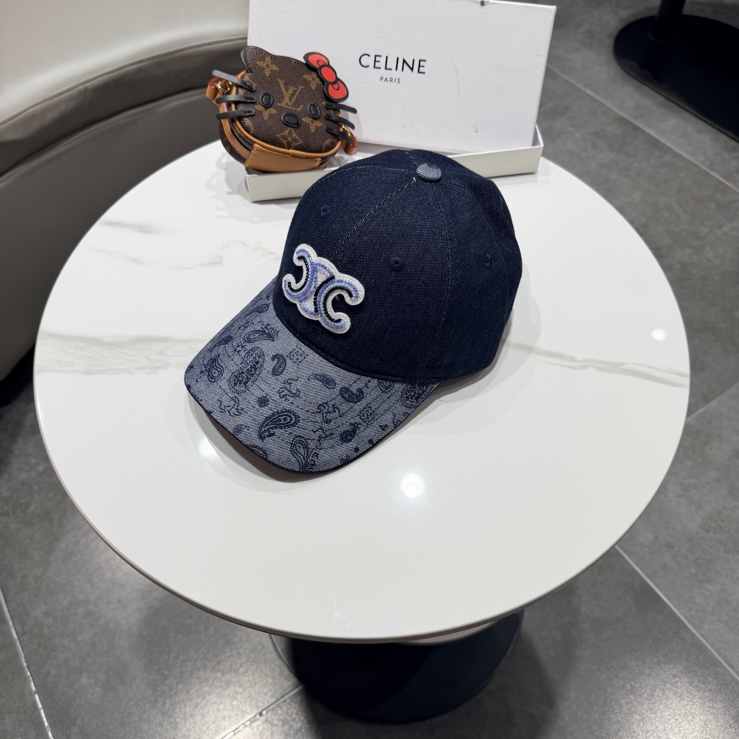 【CELINE赛琳】新款经典休闲潮流款 棒球帽日韩风格，随便搭配都超好看！出门旅游，绝对要入手的一款