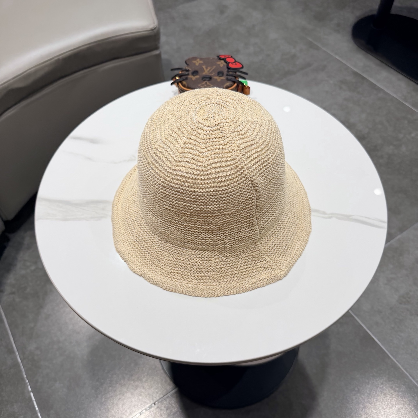 LV路易威登纯色简约显脸小渔夫帽子女春夏透气遮阳防晒帽时尚百搭水桶帽