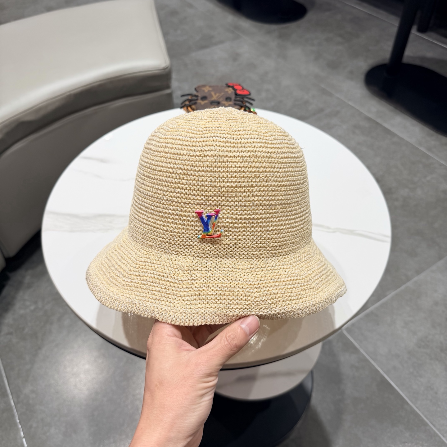 LV路易威登纯色简约显脸小渔夫帽子女春夏透气遮阳防晒帽时尚百搭水桶帽