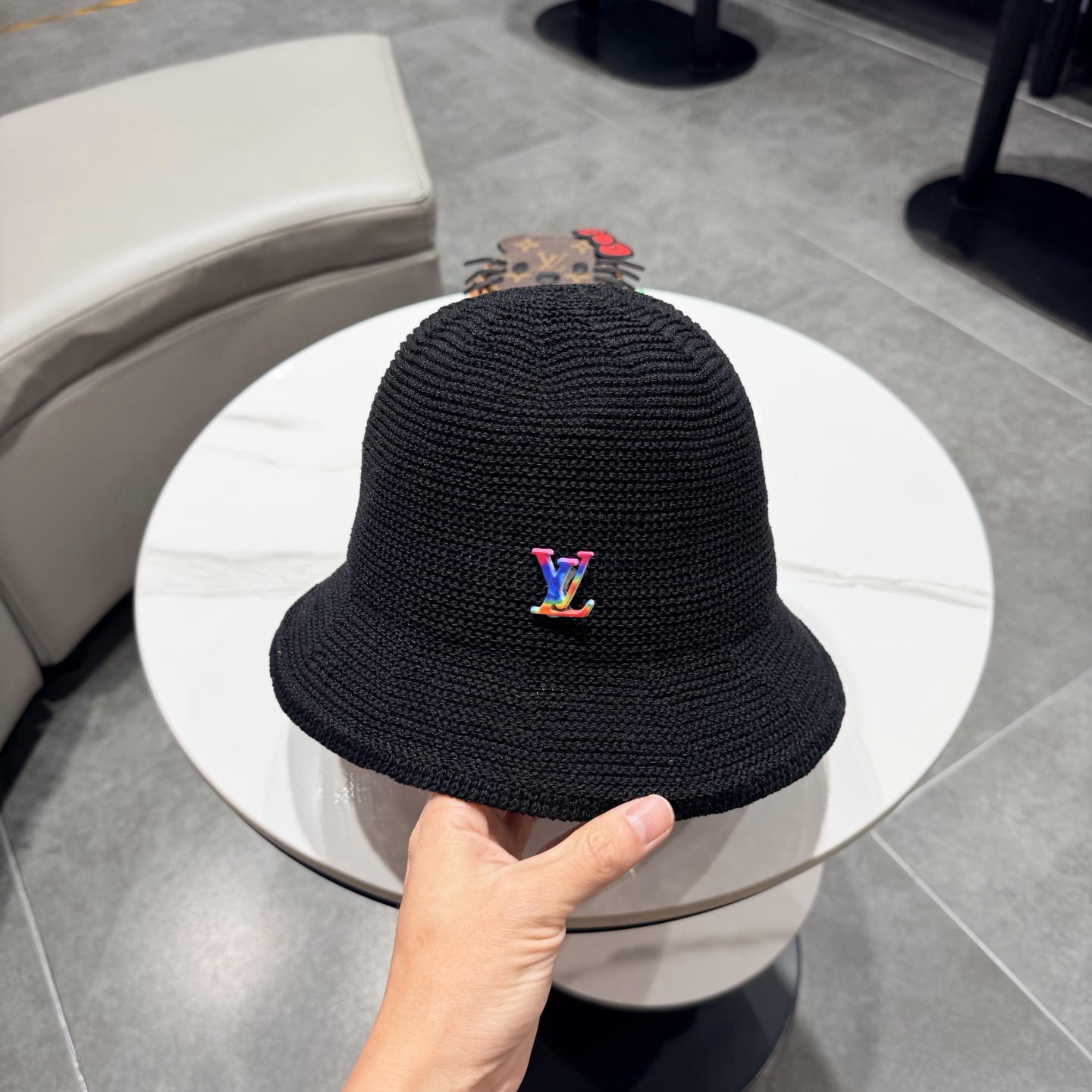 LV路易威登纯色简约显脸小渔夫帽子女春夏透气遮阳防晒帽时尚百搭水桶帽