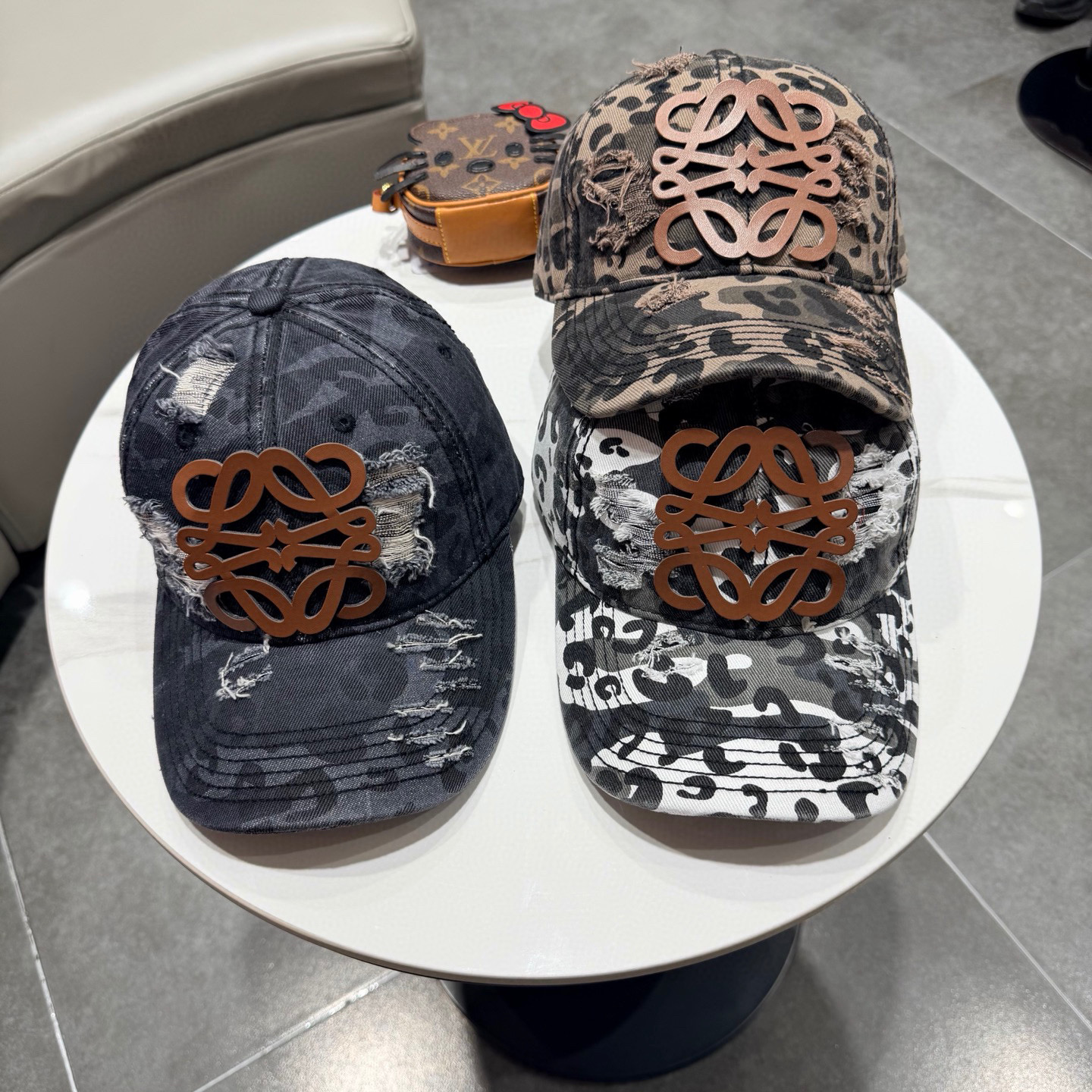 LOEWE【罗意威】新款棒球帽，专柜同步出货，大牌款超好搭配，赶紧入手