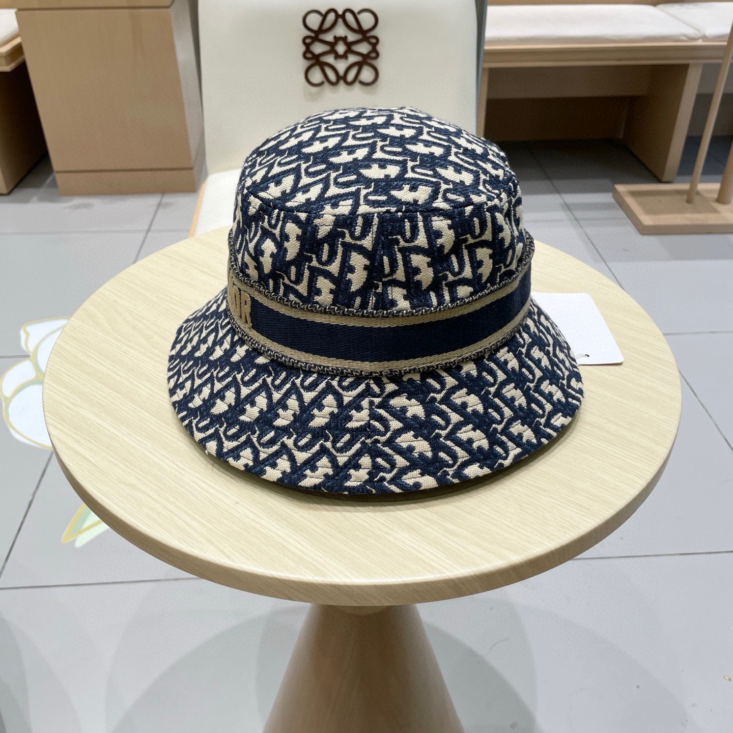 原单品质【迪奥DIOR】官网同步上线 韩版新款英式运动款重工定制款1:1原单品质 男女通用渔夫帽 绵麻地