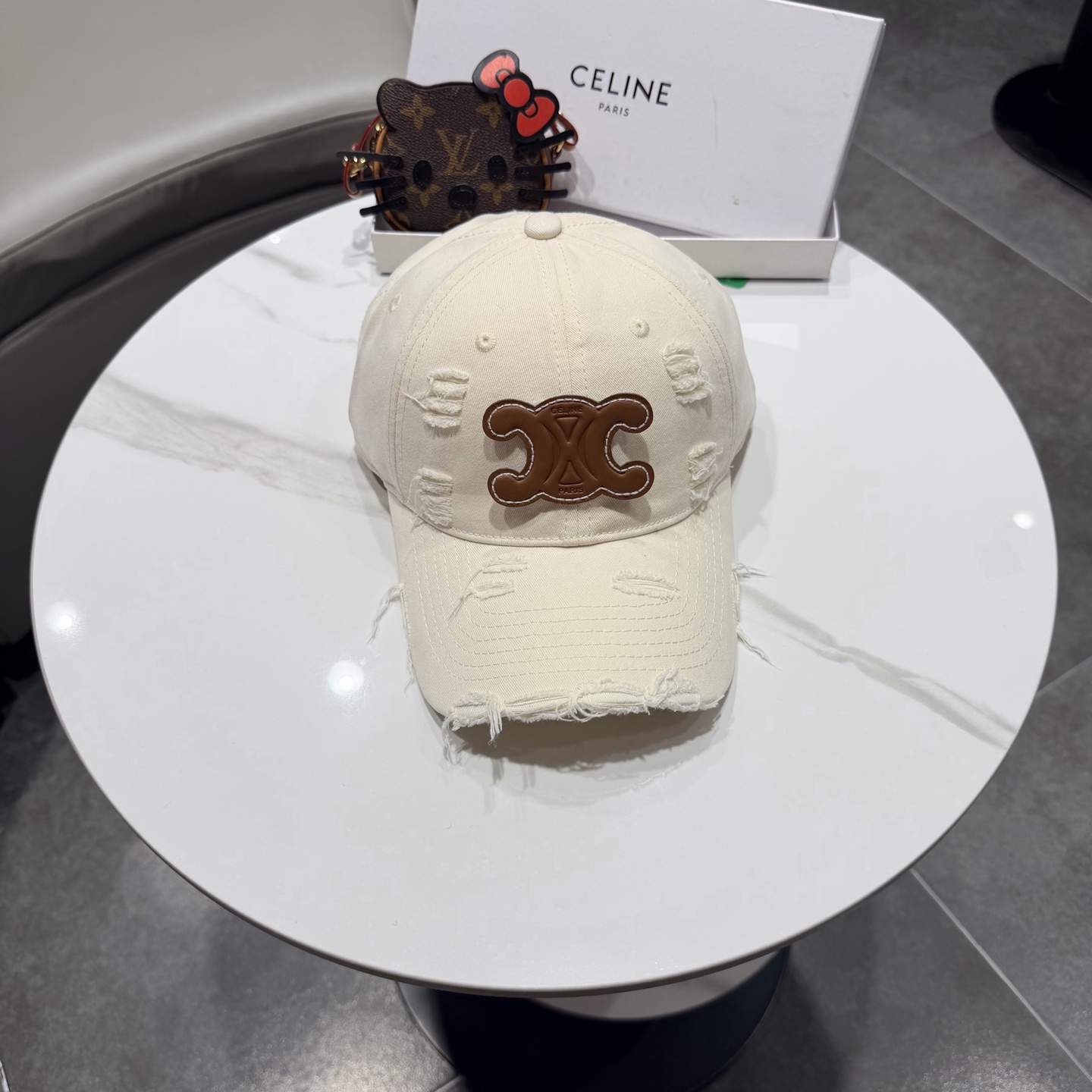 【CELINE赛琳】新款经典休闲潮流款 棒球帽日韩风格，随便搭配都超好看！出门旅游，绝对要入手的一款