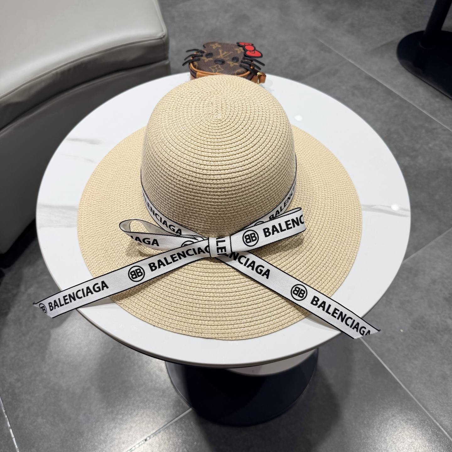 NO:742967,Balenciaga's 2026 new Korean version is casual and fashionable. It has a tough texture and a very good feel. It is a must-have for celebrities!  Anti-UV large brim face covering sun protection straw hat straw hat fisherman hat baseball cap, hat, balenciaga, balenciaga, espadrilles, hats19860909Balenciaga（巴黎世家）2026新款韩版休闲时尚,质地硬朗,手感非常好,名媛必备！防紫外线大檐遮脸防晒草帽帽子草帽渔夫帽棒球帽,帽子,balenciaga,balenciaga,espadrilles,hats,hat
