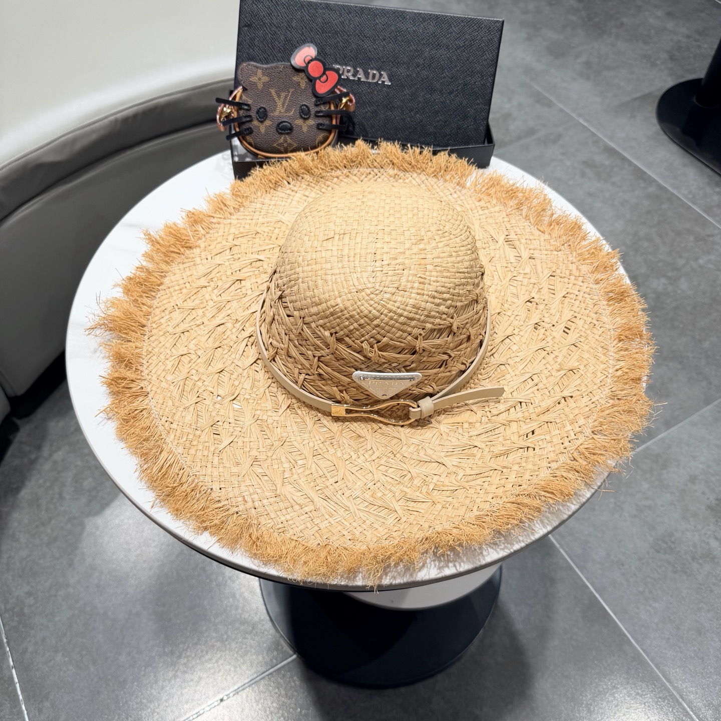NO:742971,Prada Prada new raffia straw hat, head circumference 57cm hat straw hat fisherman hat baseball cap, hat, prada, prada, espadrilles, hats19860909Prada普拉达新款拉菲草帽,头围57cm帽子草帽渔夫帽棒球帽,帽子,prada,prada,espadrilles,hats,hat
