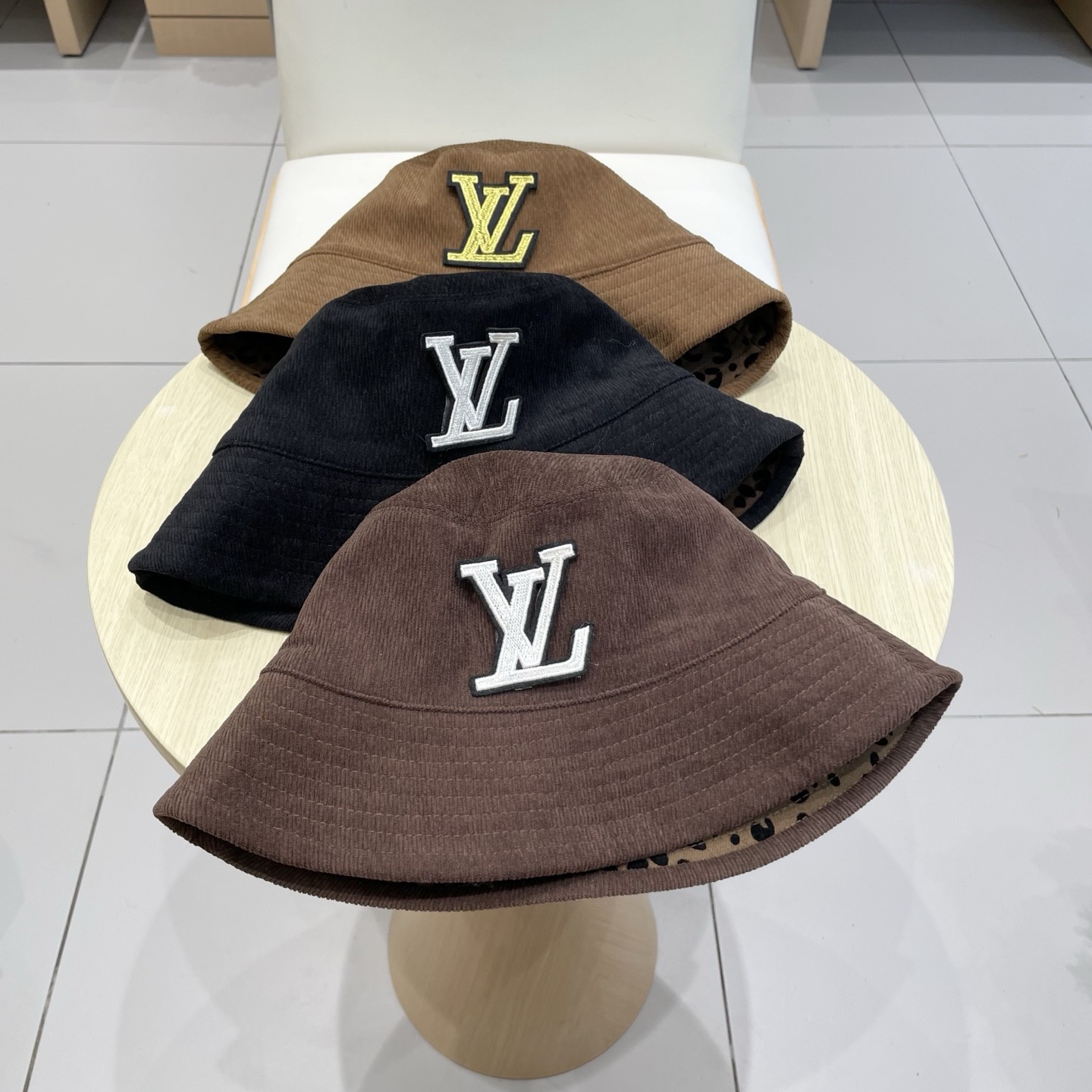 Lv路易威登高级感深咖豹纹渔夫帽女秋冬新款双面戴水桶帽显脸小气质盆帽