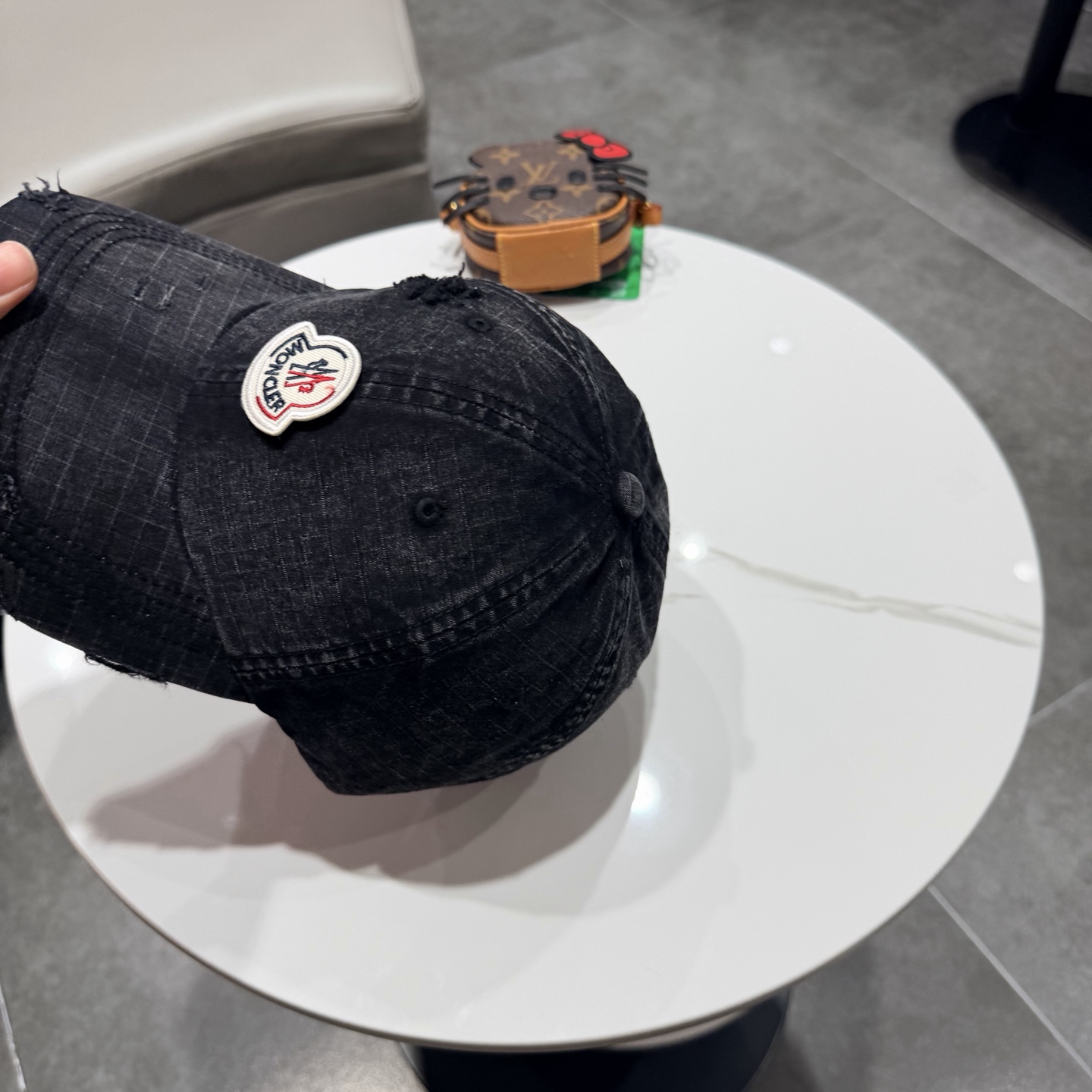 蒙口早春新款洗水做旧破洞棒球帽，男女同款