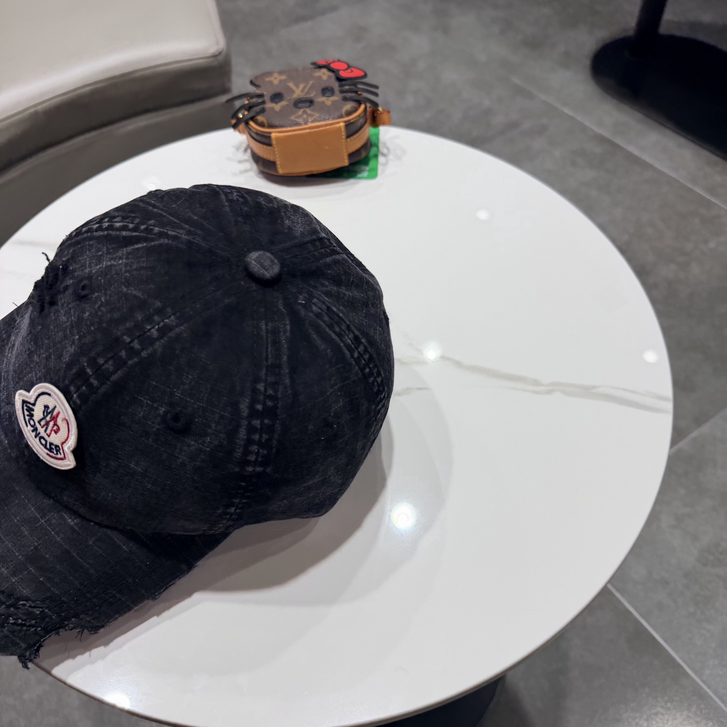 蒙口早春新款洗水做旧破洞棒球帽，男女同款