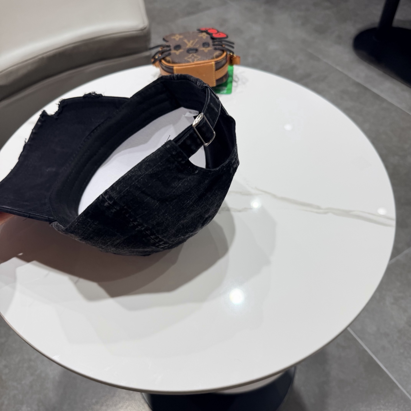 蒙口早春新款洗水做旧破洞棒球帽，男女同款