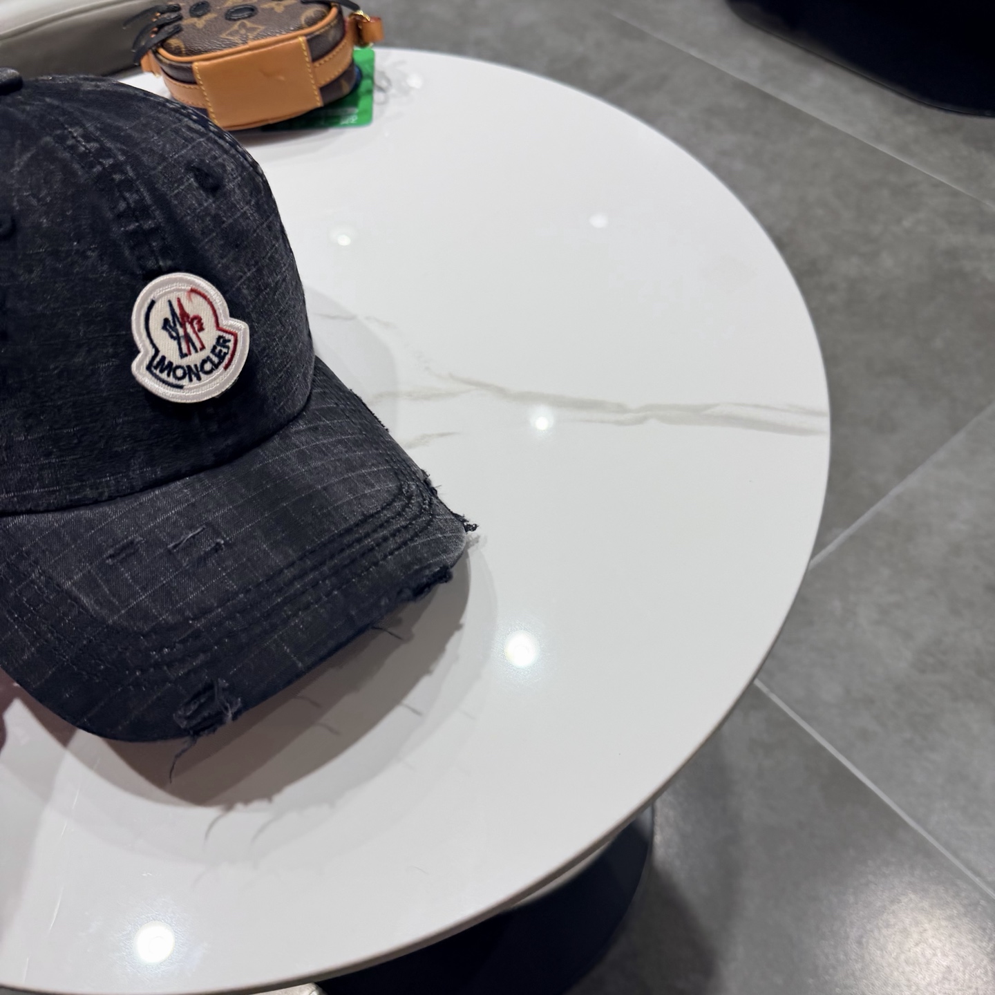 蒙口早春新款洗水做旧破洞棒球帽，男女同款