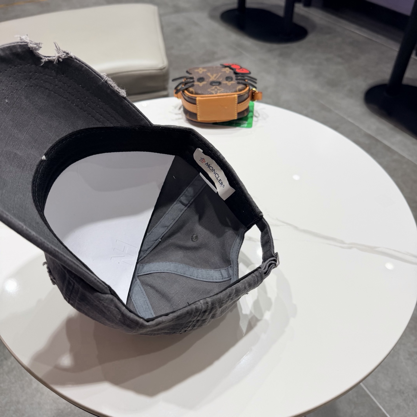 蒙口早春新款洗水做旧破洞棒球帽，男女同款