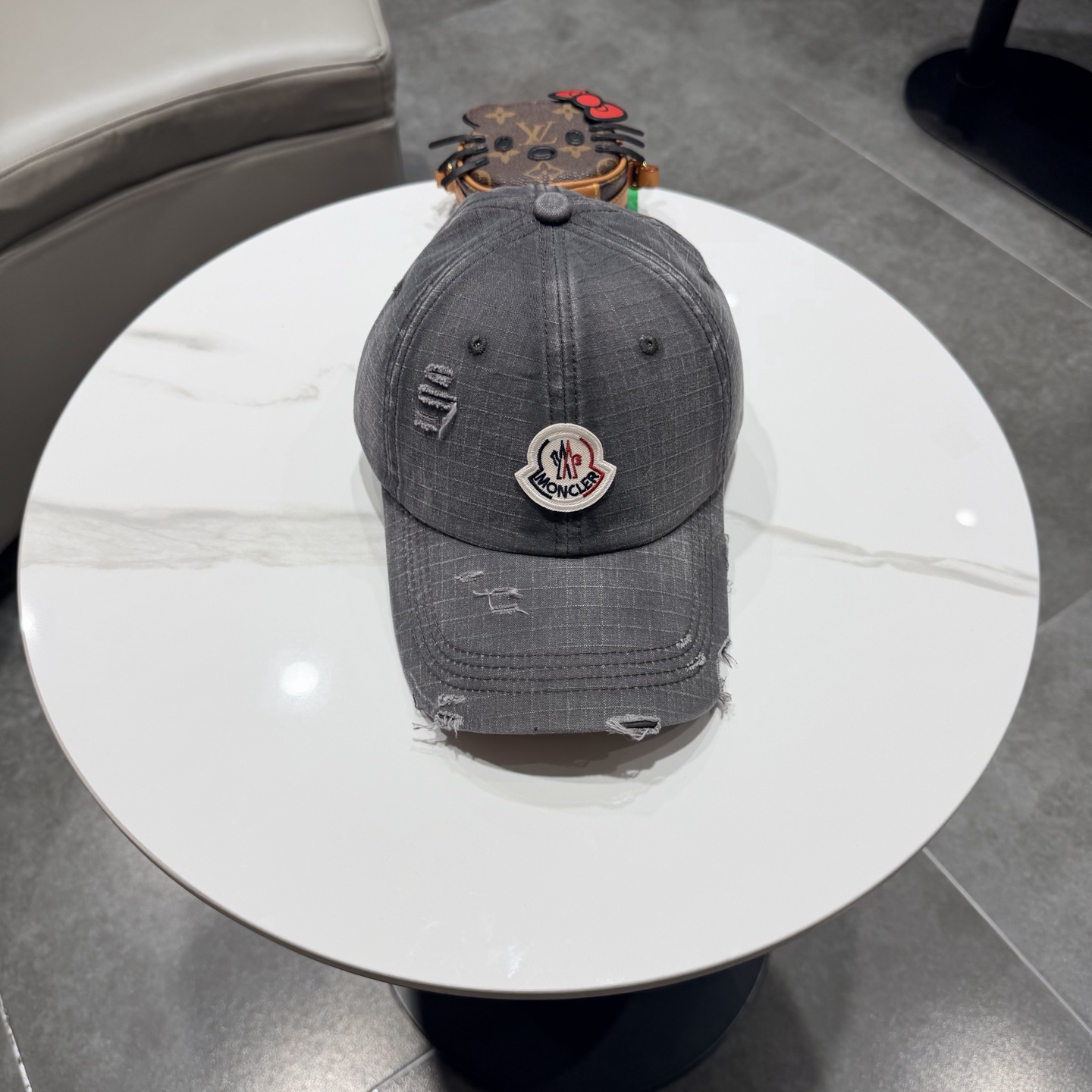 蒙口早春新款洗水做旧破洞棒球帽，男女同款