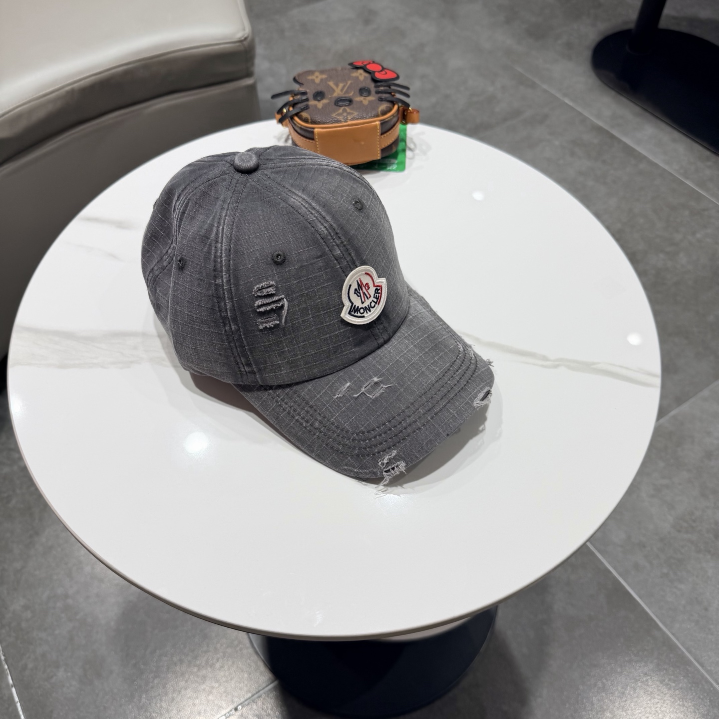 蒙口早春新款洗水做旧破洞棒球帽，男女同款