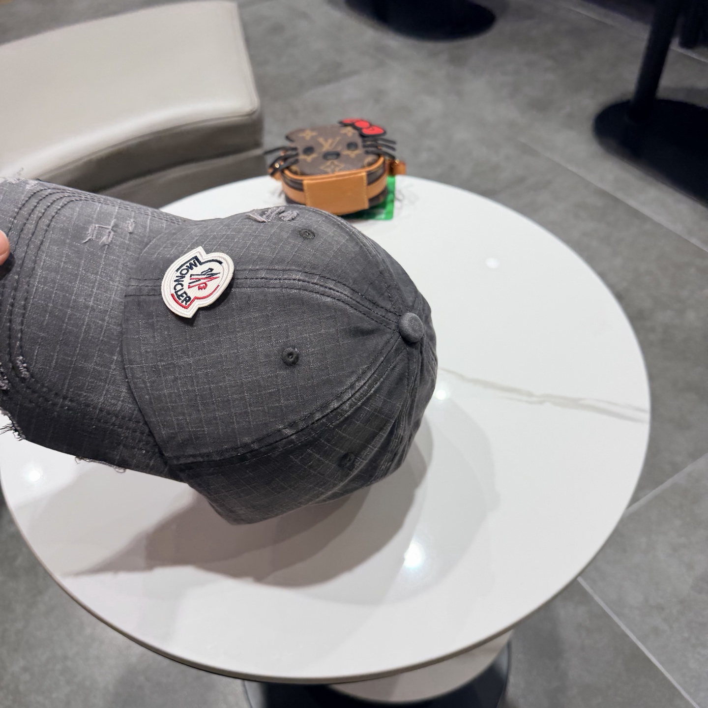 蒙口早春新款洗水做旧破洞棒球帽，男女同款